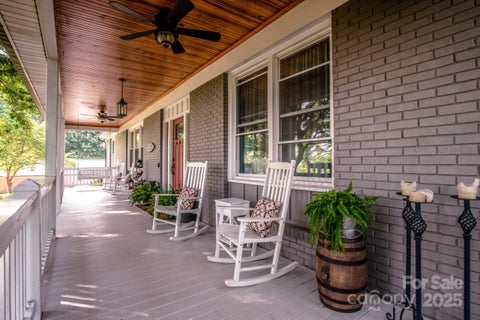 Photo for 1563 Rhyne Road