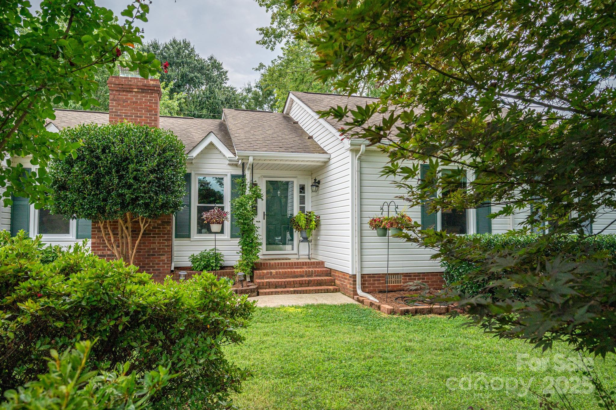 2618 Cherokee Court