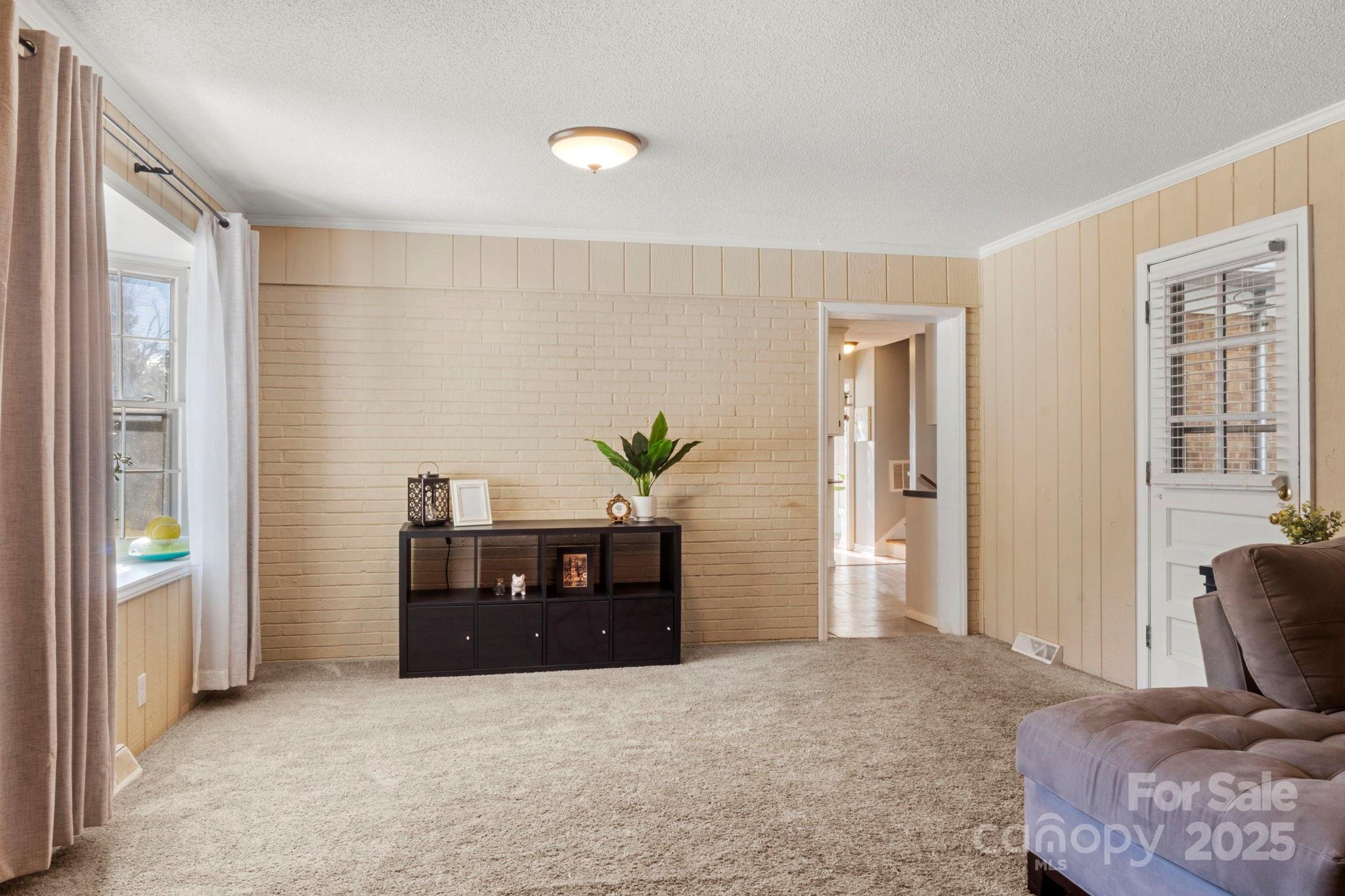 Ragin Estates - Residential