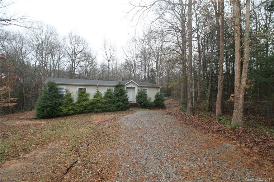 DON'T MISS OUT ON THIS BEAUTY!! PERFECT FOR FIRST TIME HOME BUYERS!!! Immaculate 3 bd/2bath home situate on 1.00 acre.  Home boasts new carpet throughout, dual vanity, garden tub and separate shower in master bath, huge walk in closets, brick underpinning, private lot and much more. Stove and Dishwasher to remain.