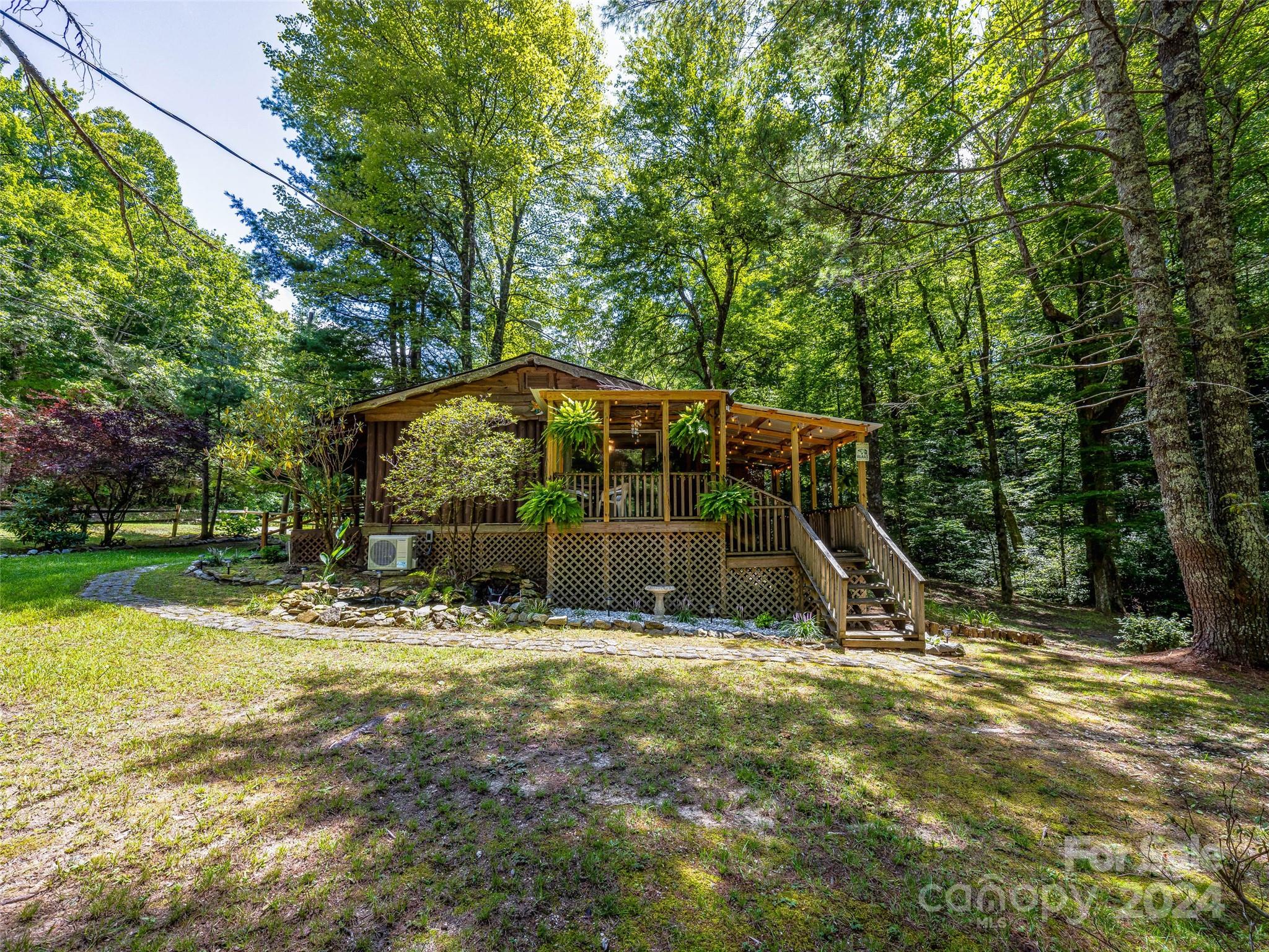 685 Shumont Road