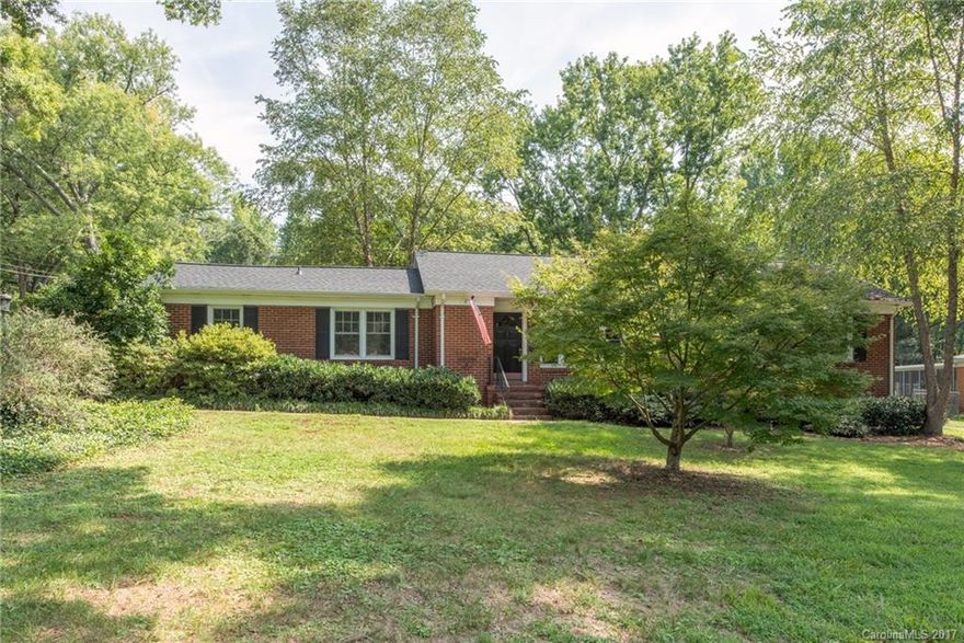 This beautiful four bedroom one and a half bath ranch style home located in Hunter Acres has a large backyard and deck that is great for entertaining. The spacious kitchen has tile backsplash and tile floors and also includes an under-counter CD Player/Radio. This all brick home sits right down the street from Hunter Acres Park which is a beautiful private community park for members ($35 per year membership fee).  Don't wait to see this lovely home. Schedule your showing today!