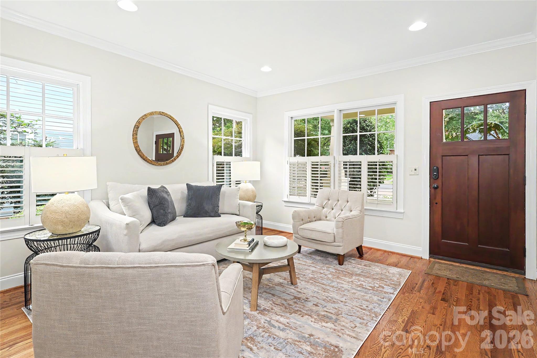 1825 Lombardy Circle