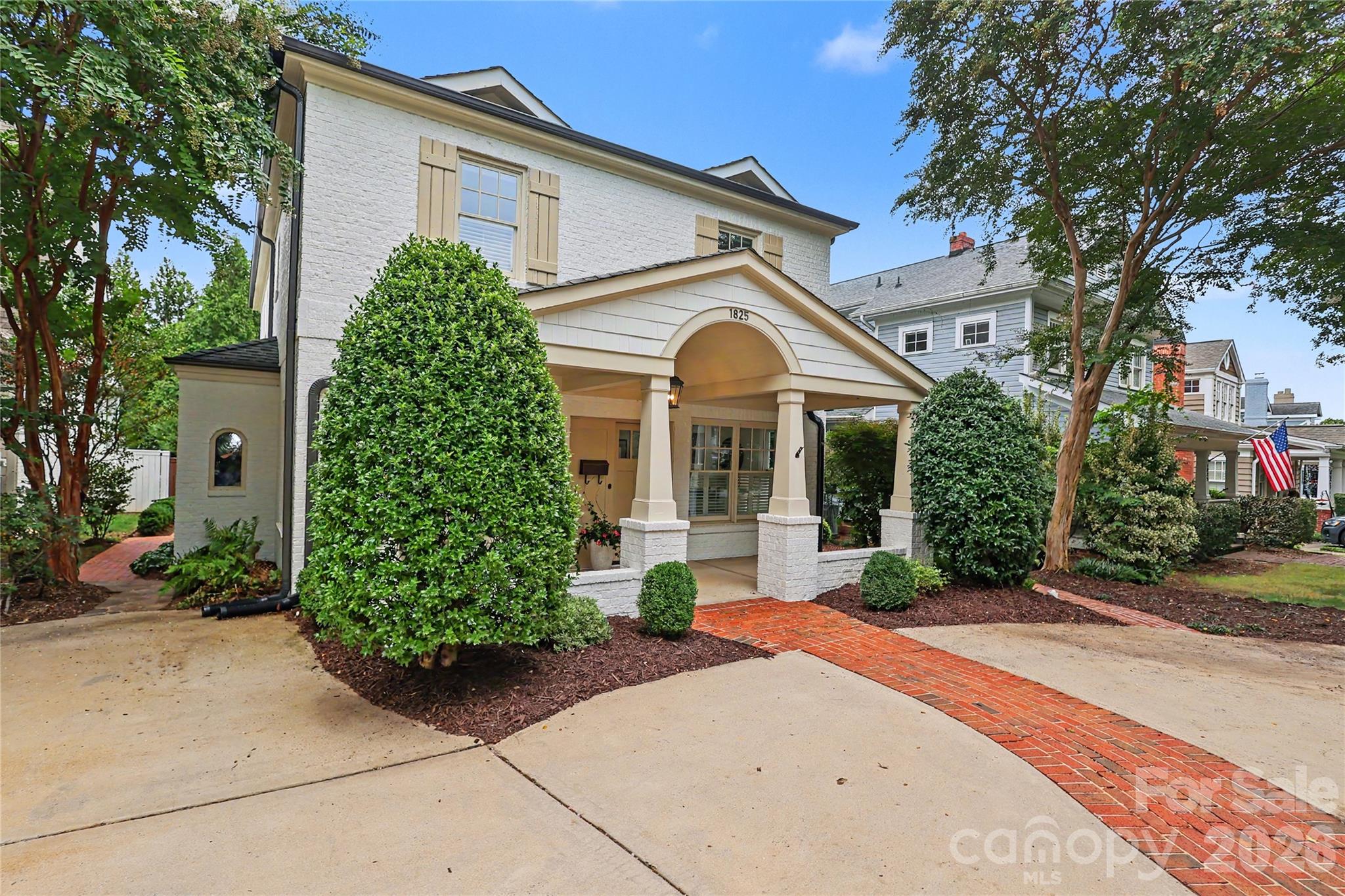 1825 Lombardy Circle