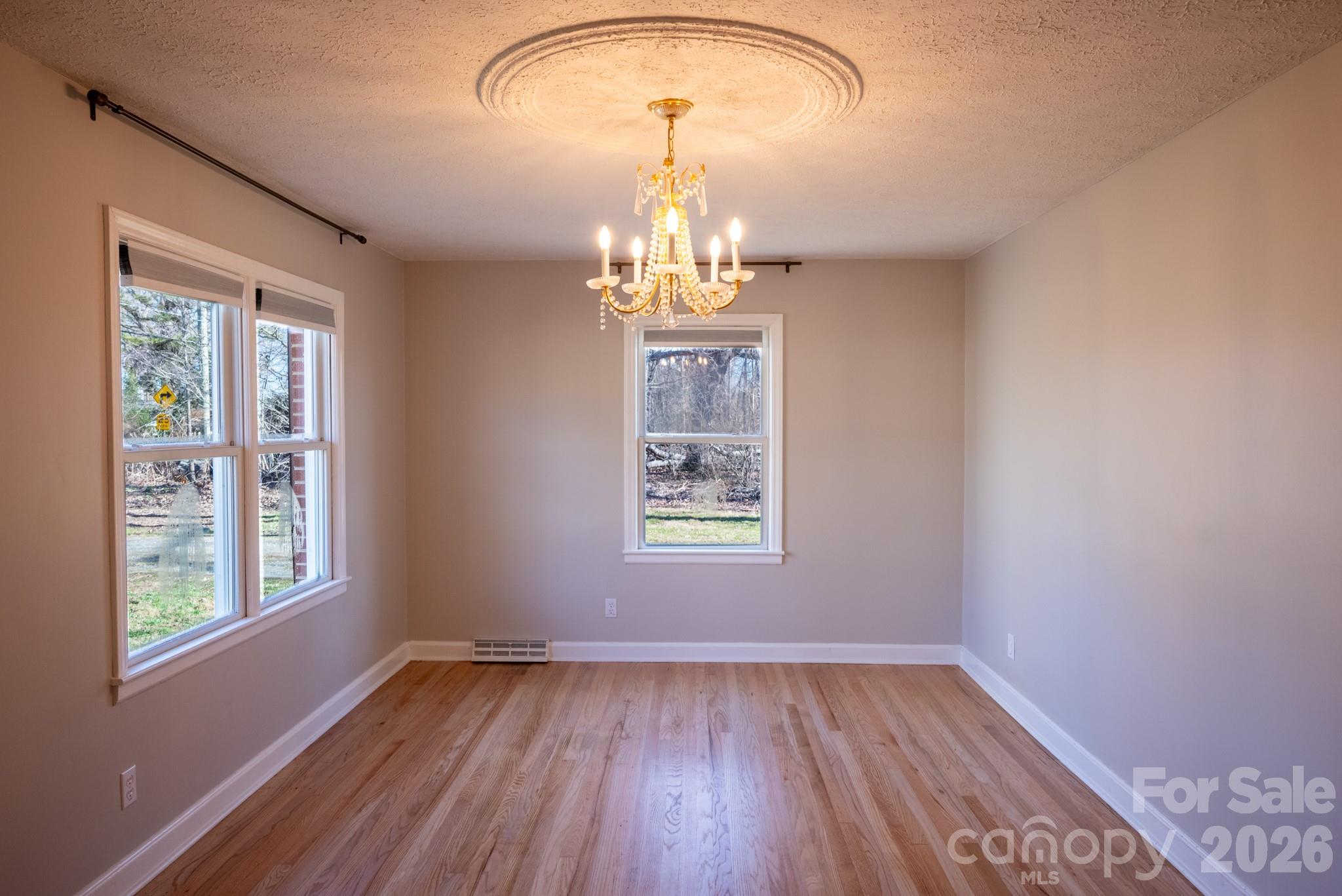 2113 W Randolph Road