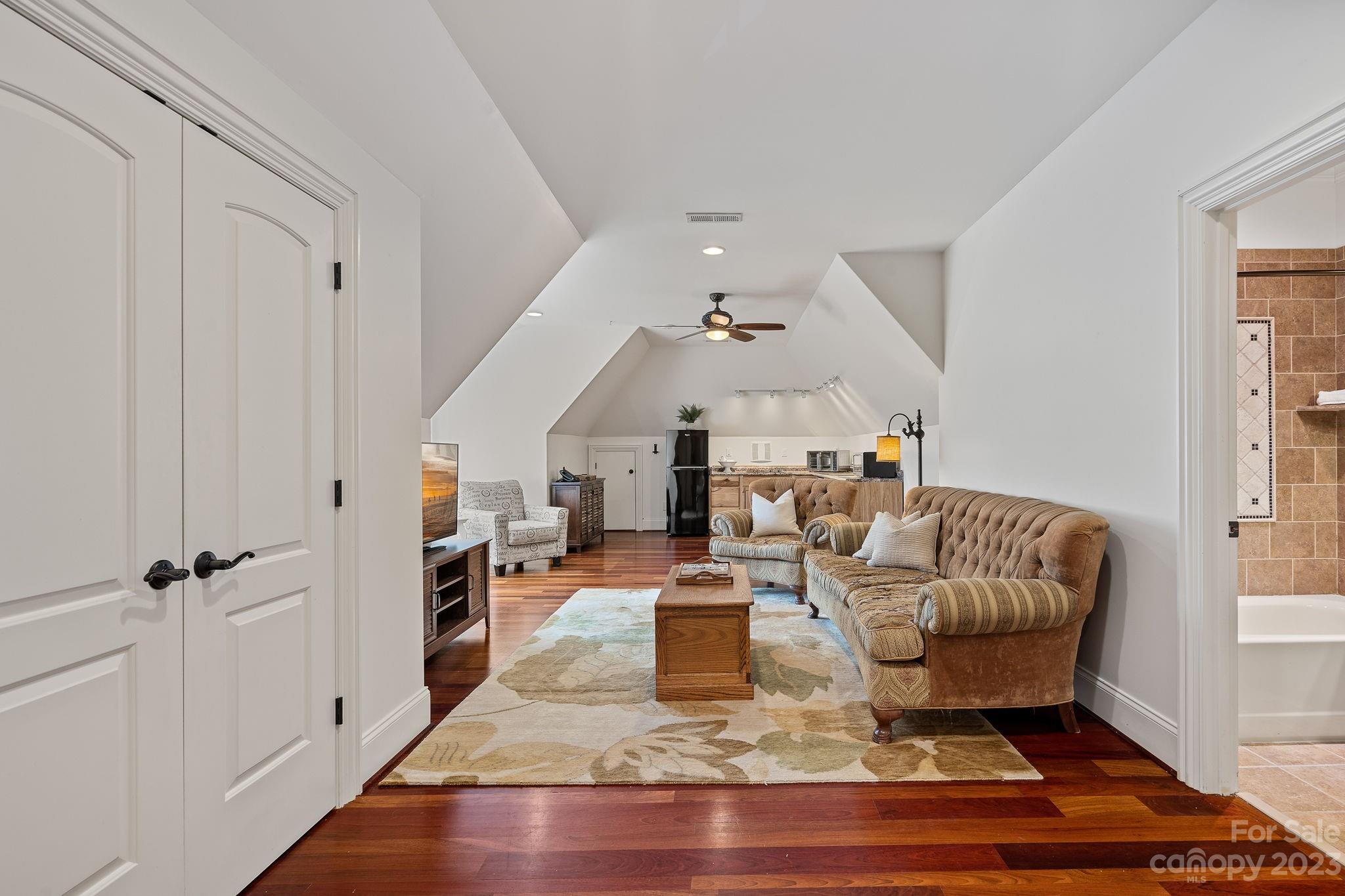 The Palisades - Residential