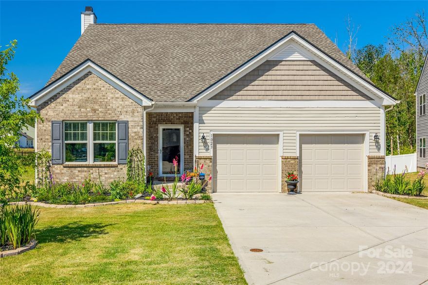 Discover your dream home in this spacious ranch home on a highly sought-after lot in the Roddey Park neighborhood that features open walking trails & a playground with an cul-de-sac lot, backing up to serene woods for ultimate privacy. Located in the popular Roddey Park subdivision, this well-maintained, move-in ready home features an open floor plan with 3 bedrooms and 2 bathrooms with two bedrooms having full walk in closets. The modern kitchen boasts stainless steel appliances and granite countertops and kitchen island.  Don't miss the opportunity to see this beautiful home! New roof in 2024! Also minutes from 77 and downtown Rock Hill!