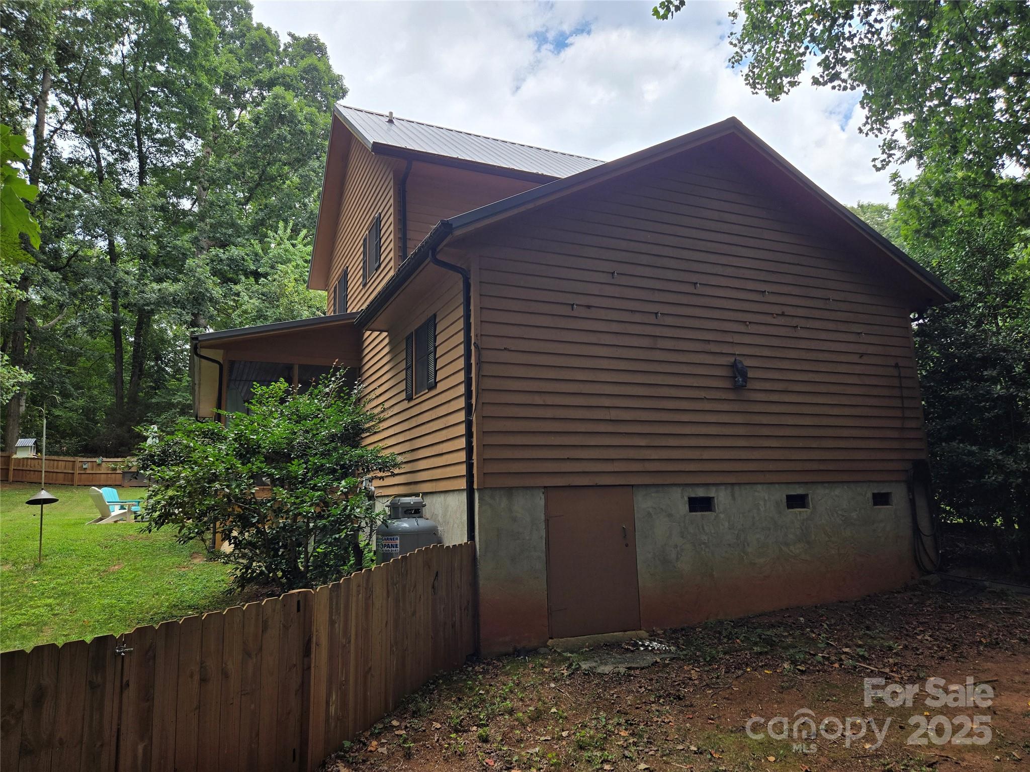 1100 Hidden Creek Court