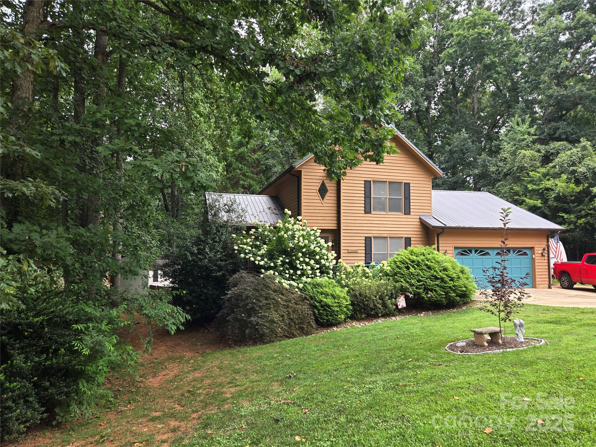 1100 Hidden Creek Court