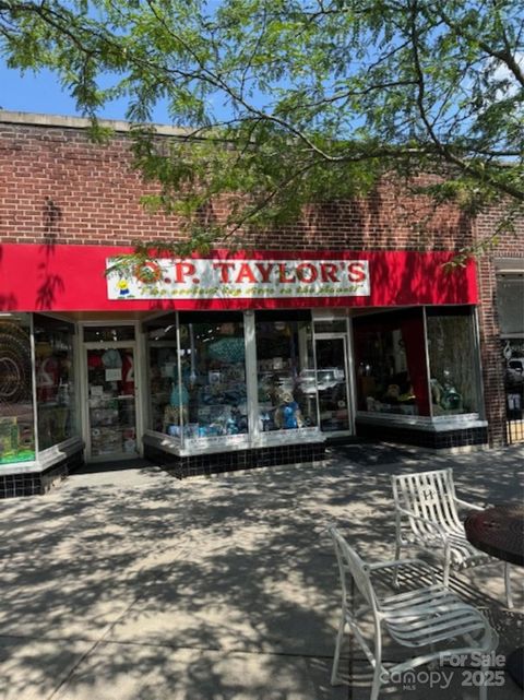 418 N Main Street Hendersonville NC 28792