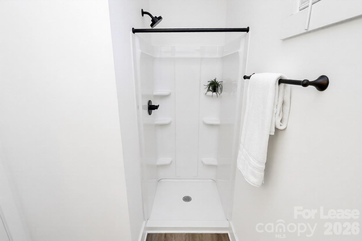 Residences at Oakview - Residential Lease