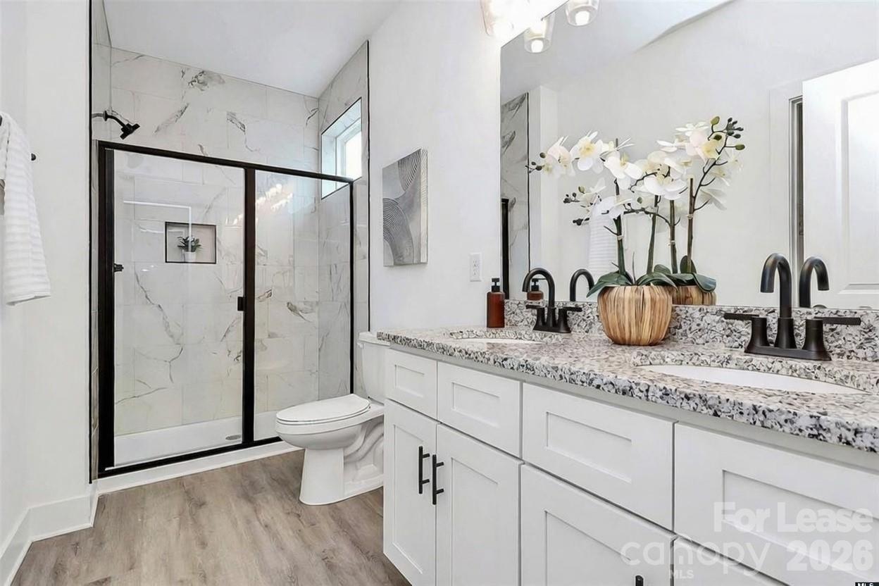 Residences at Oakview - Residential Lease