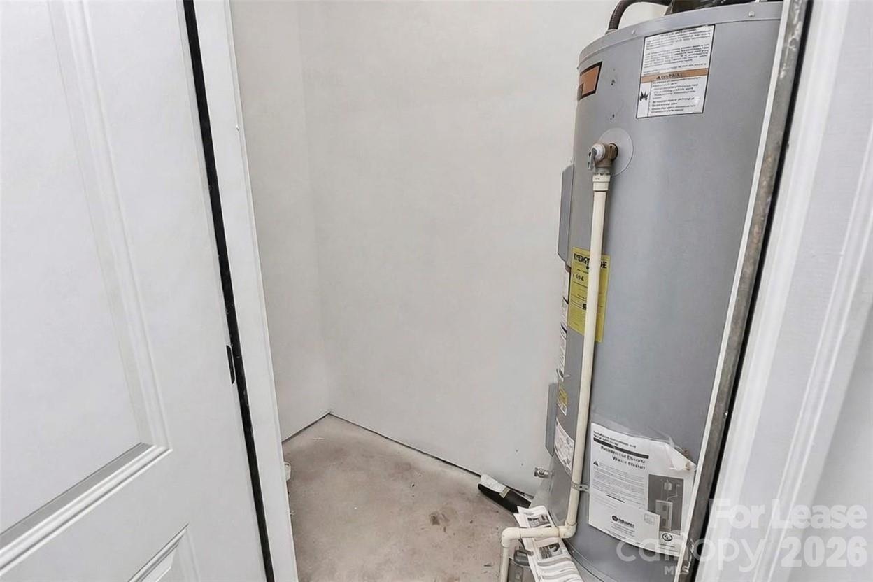 Residences at Oakview - Residential Lease