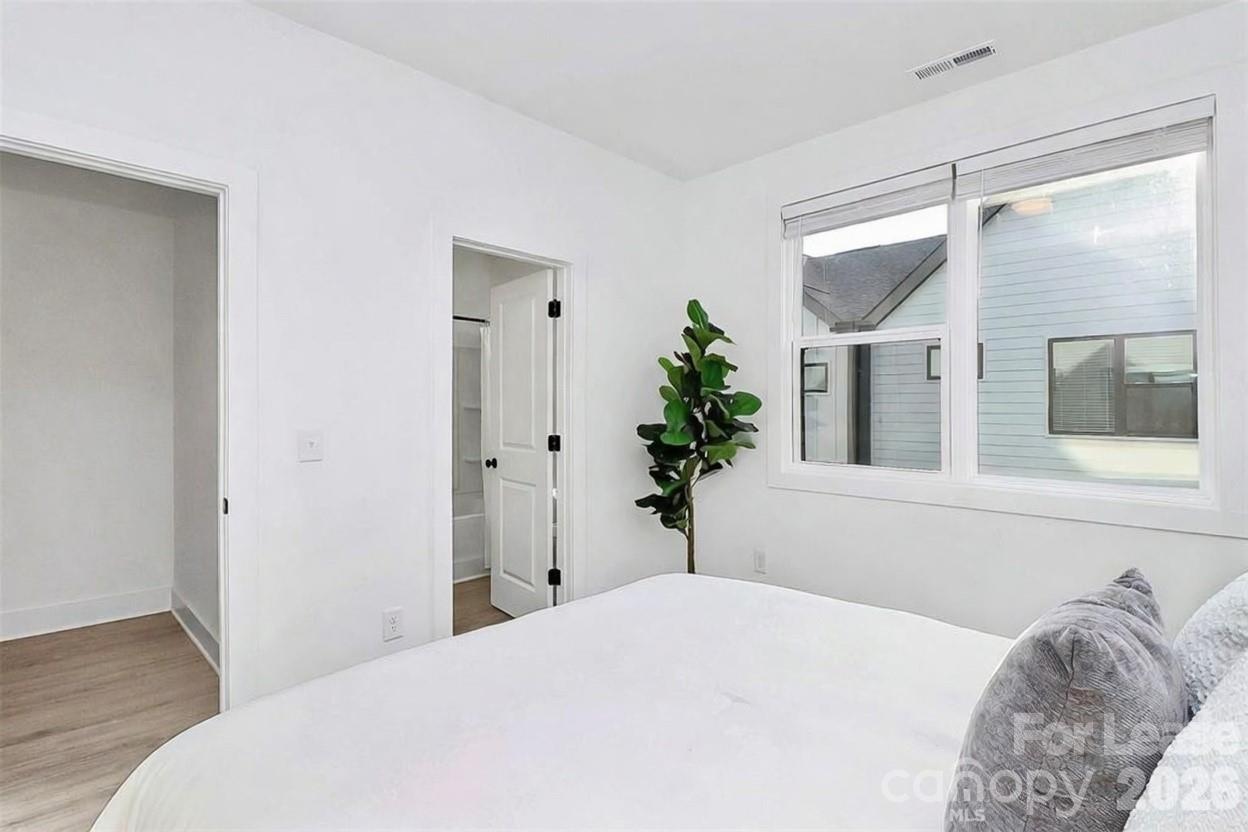 Residences at Oakview - Residential Lease