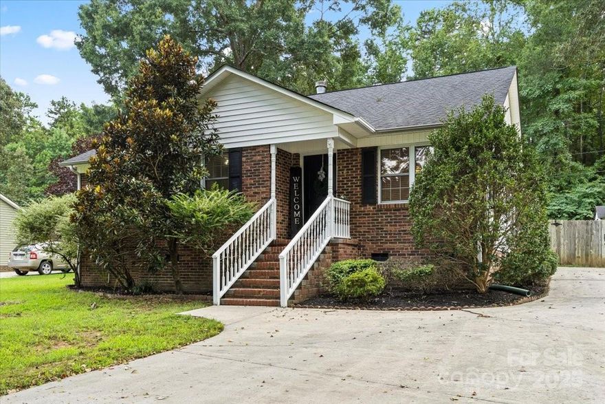 Welcome home to this inviting 3-bedroom, 2-bath gem tucked away in the heart of beautiful, growing York County. From the moment you step inside, you’ll be greeted by a spacious living room anchored by a cozy wood-burning fireplace—the perfect place to gather with family and friends. The open kitchen offers abundant storage and flows seamlessly into the separate dining room, making mealtimes and entertaining a true delight. Step outside and fall in love with the expansive backyard, offering all the space you need for outdoor living, gardening, or creating your own private retreat. With no HOA, you’ll have the freedom to enjoy your property your way. Just minutes from charming downtown York, and a quick drive to Lake Wylie, Steele Creek, and Charlotte, this home strikes the perfect balance between peaceful living and convenient access to shopping, dining, and recreation.
Come see why so many are choosing to call York County home—and make this one yours before it’s gone!