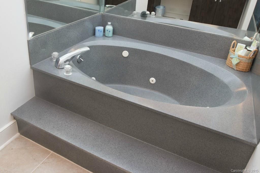 The Lake Club - Residential