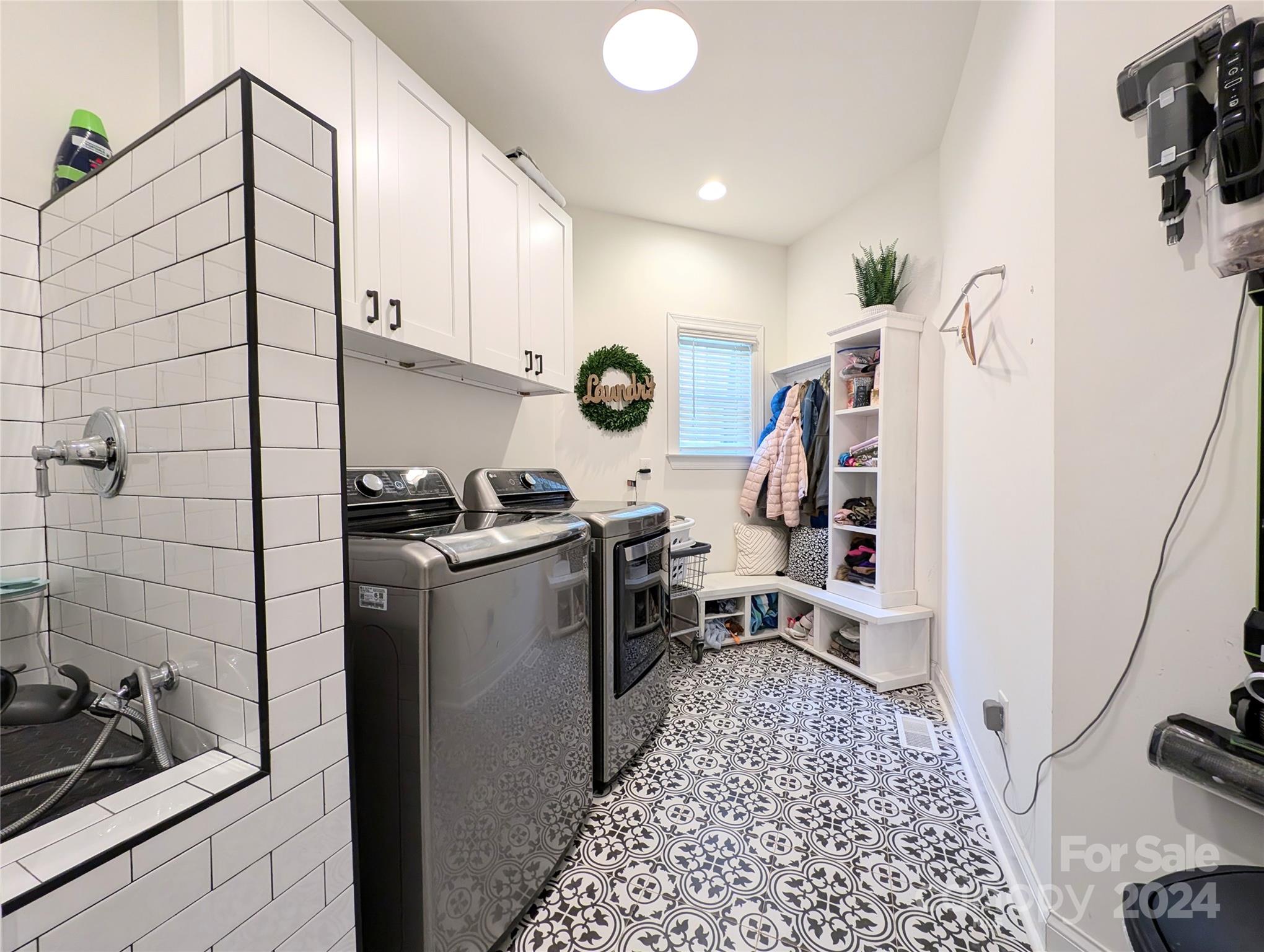 Foster Cove - Residential