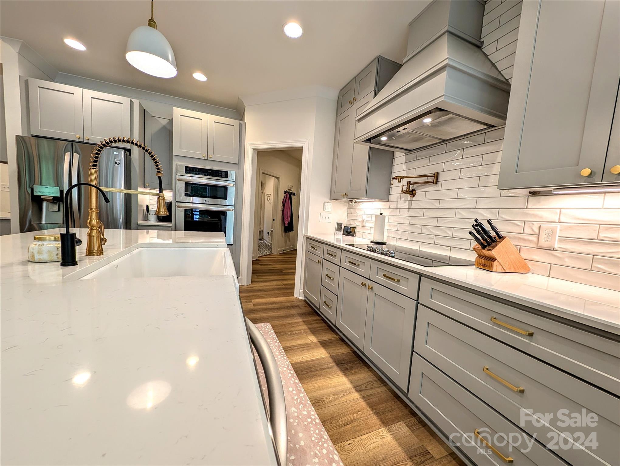 Foster Cove - Residential