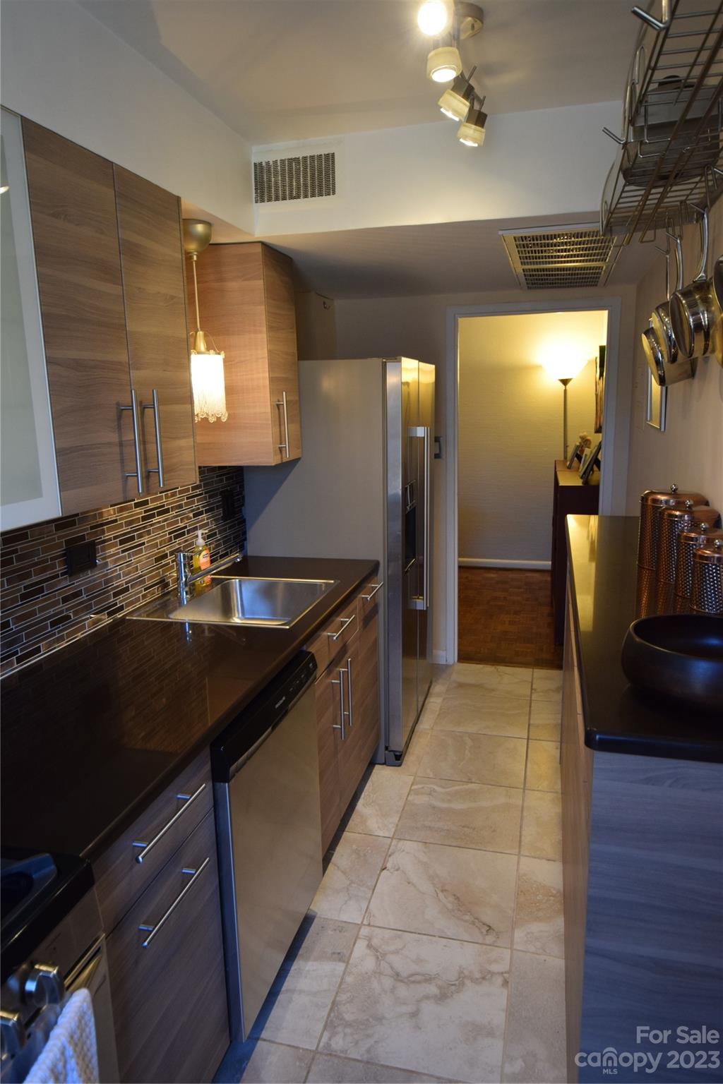 Queens Towers - Residential