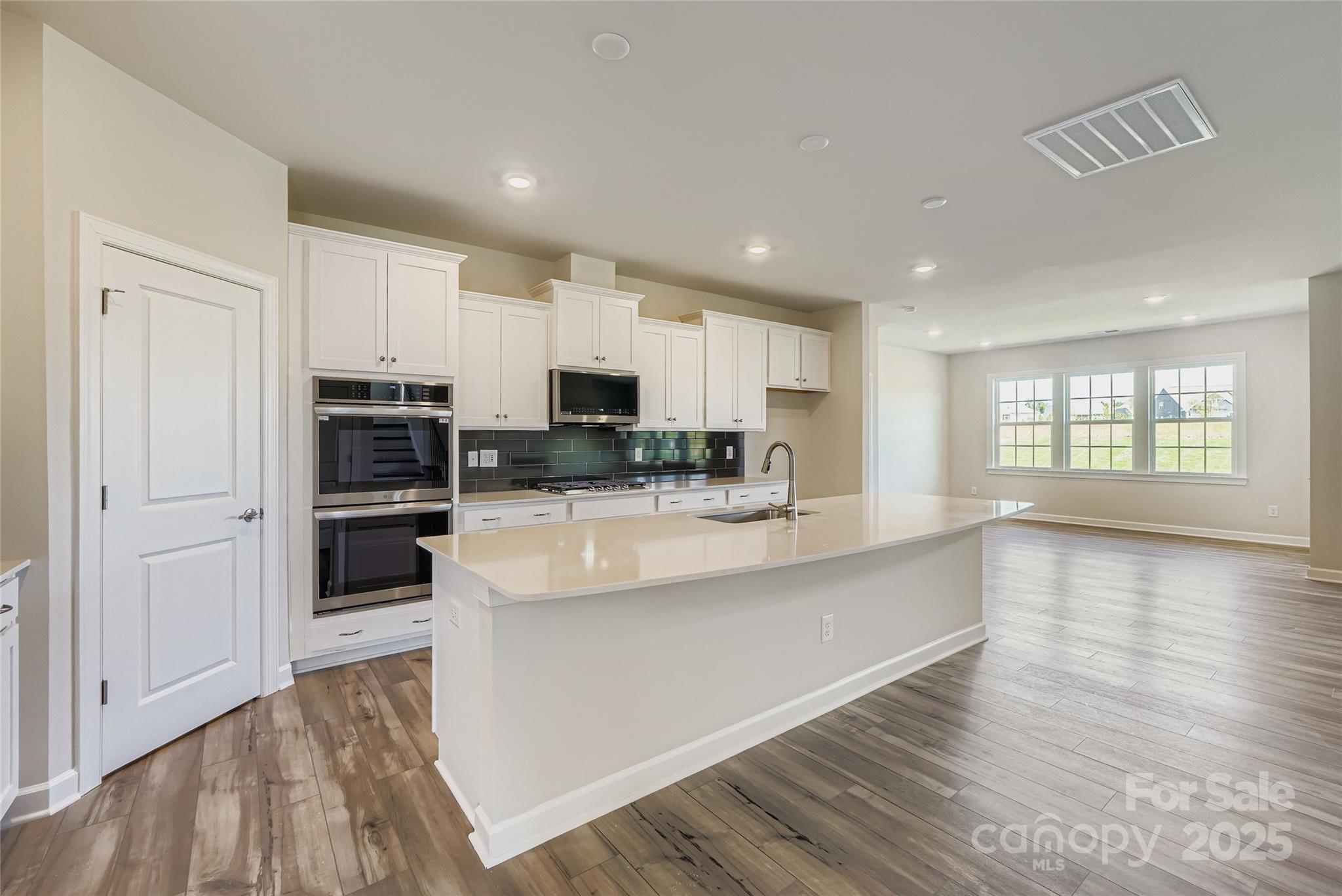 2260 Moon Crest Road