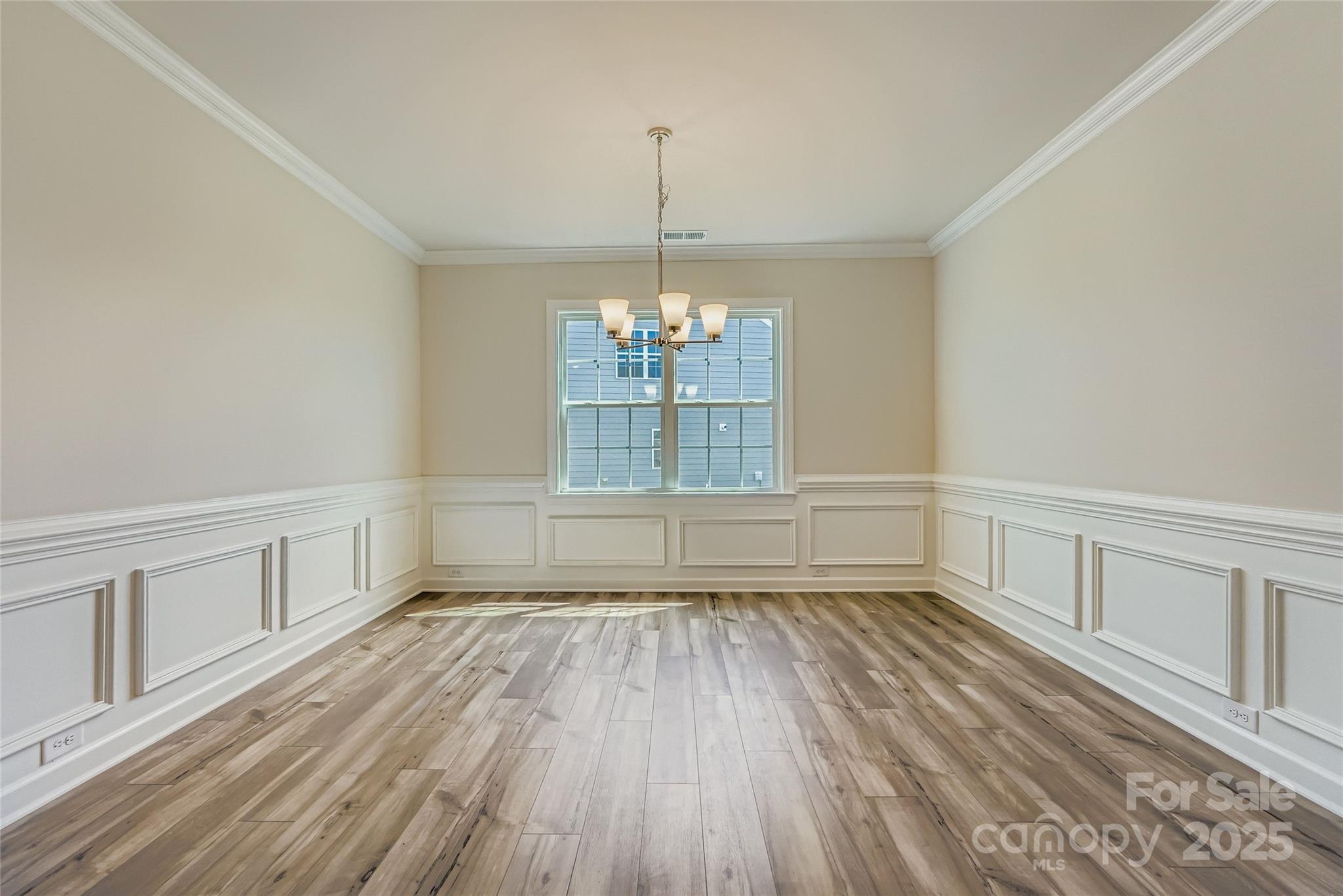 2260 Moon Crest Road