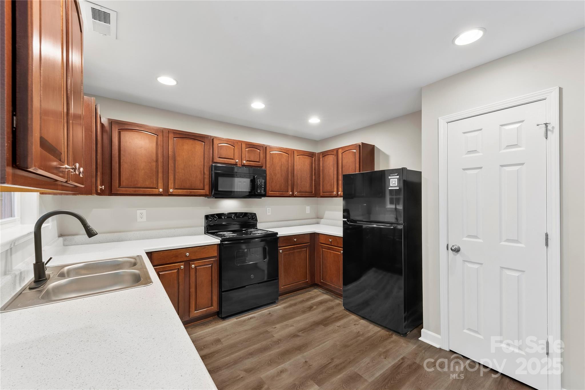 518 Canopy Court