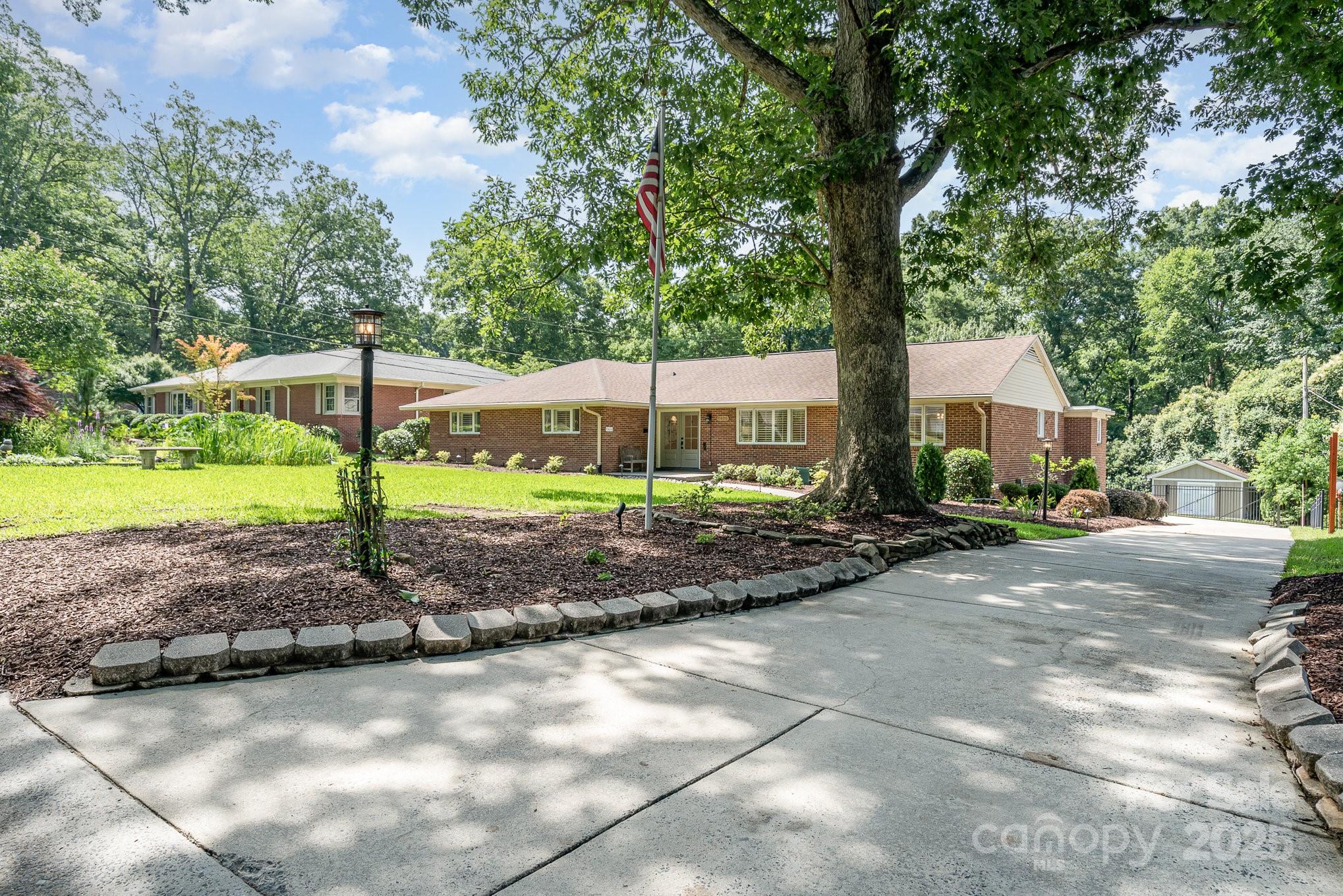 5424 Doncaster Drive