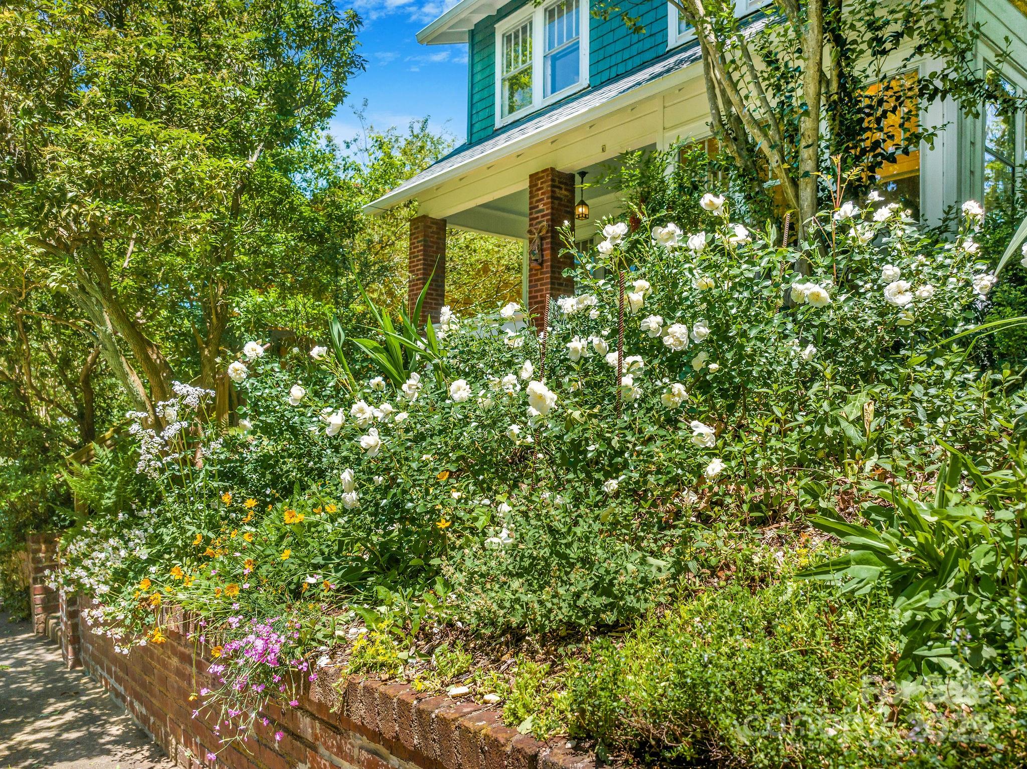1 Woodlawn Avenue