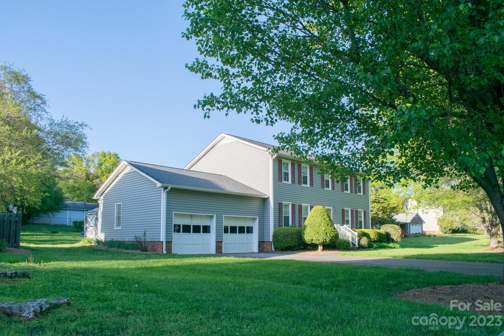 Photo 1 of 32 — 3429 Mill Run Lane, Pfafftown, NC 27040