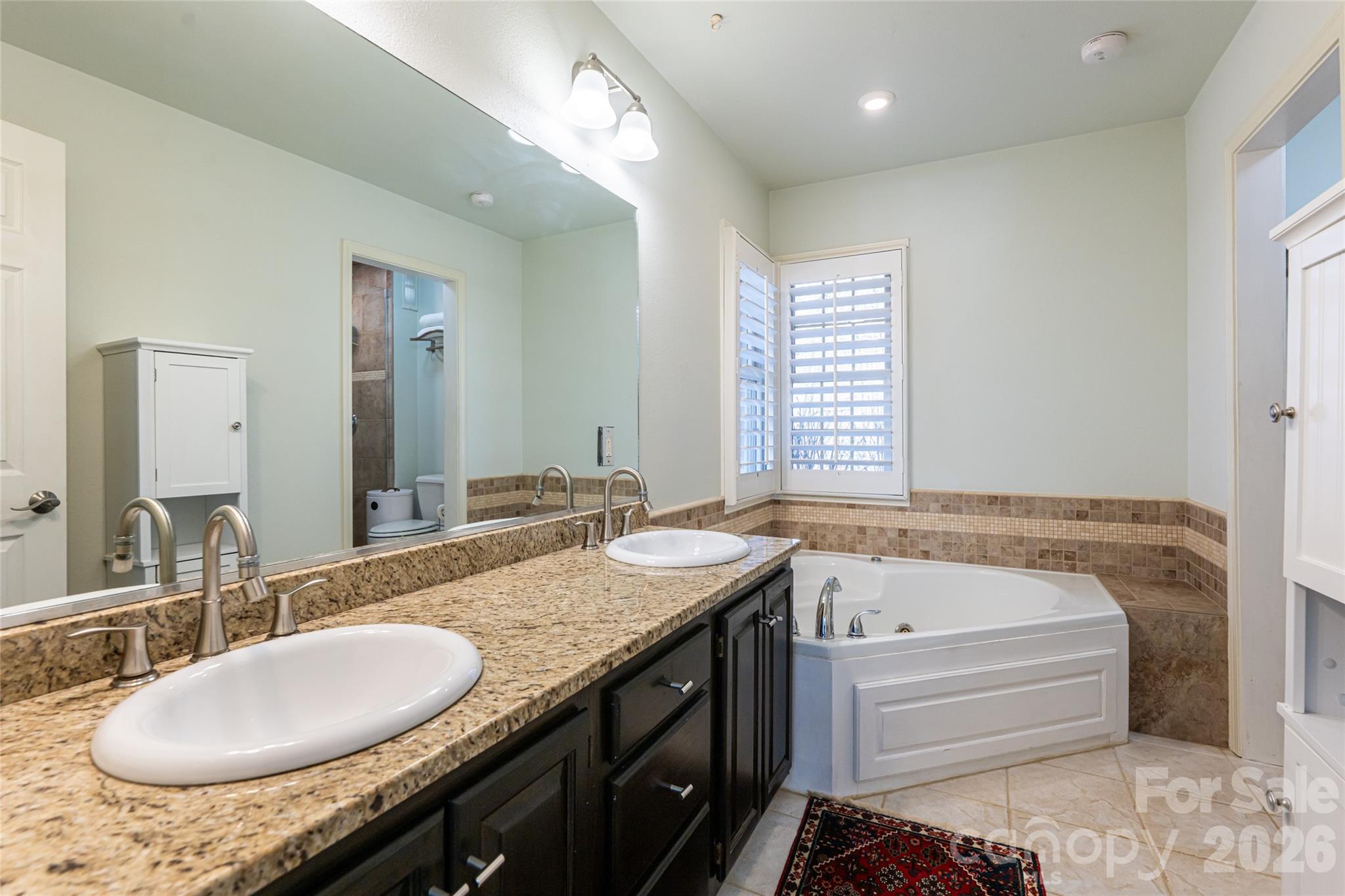 Oak Hollow - Residential