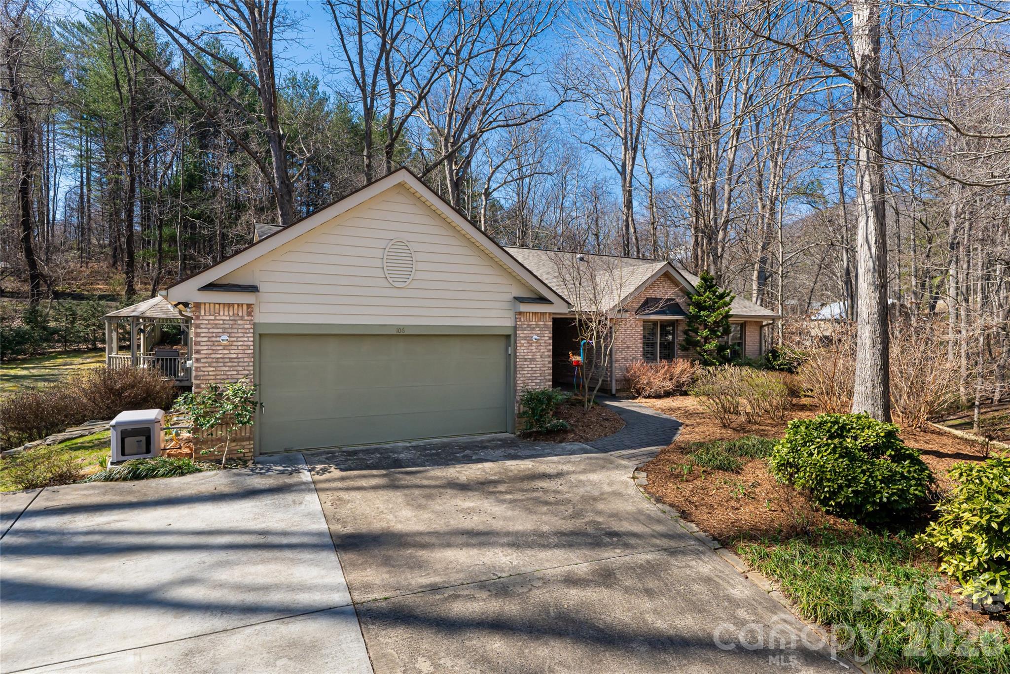 Oak Hollow - Residential