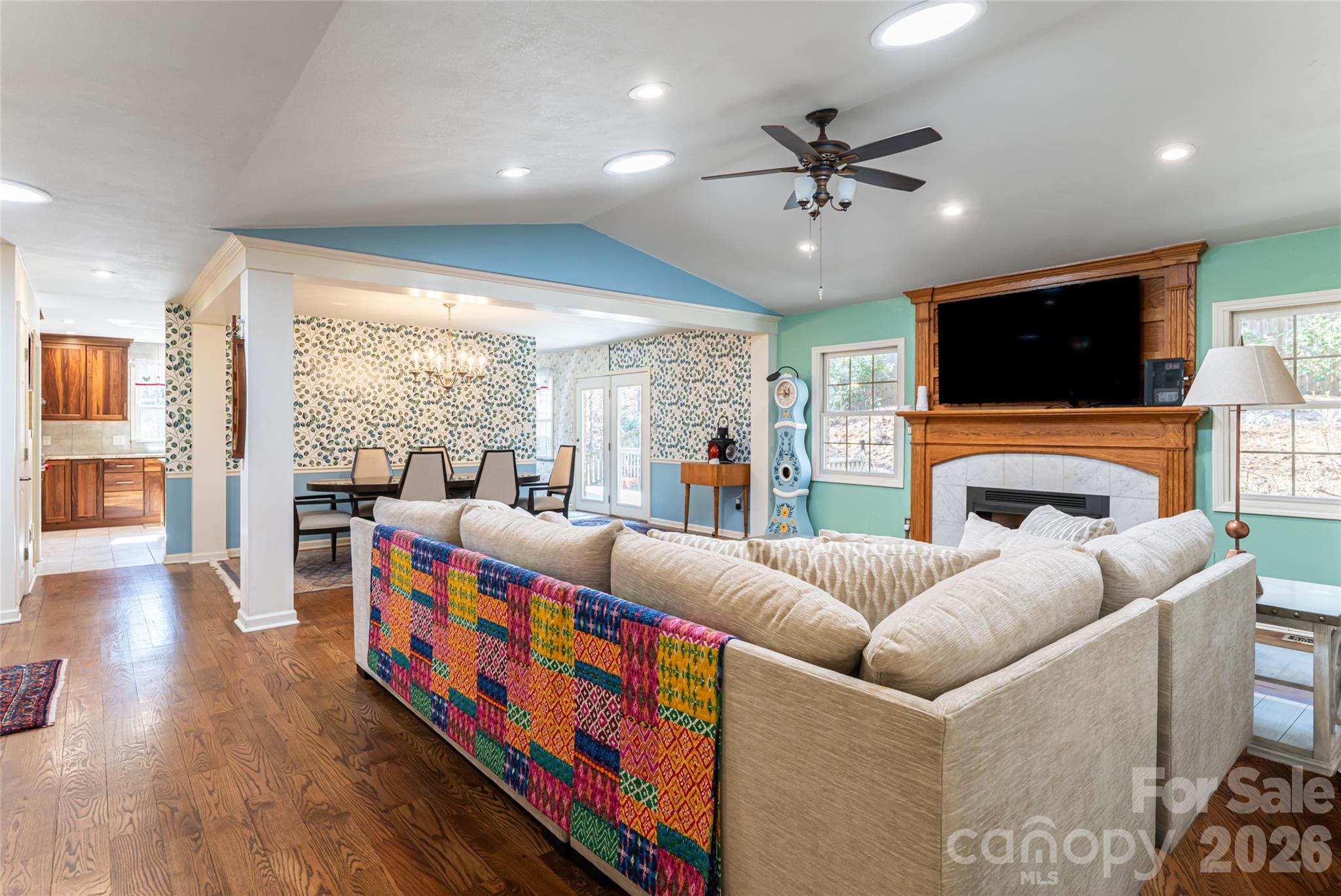 106 Oak Hollow Court