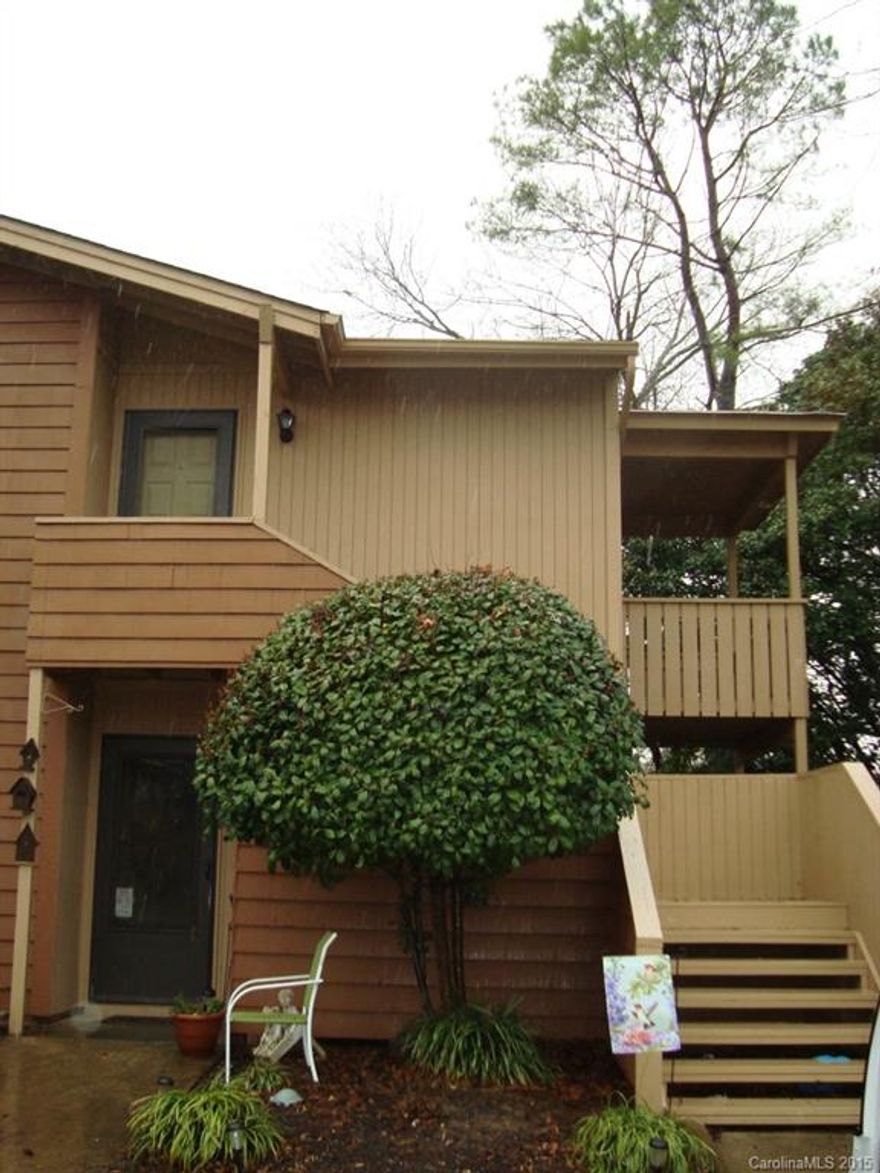 Super-cute and super-affordable! This condo is immaculate and move-in ready! Refrigerator/washer/dryer included. You'll love the location - just minutes to I-77 and shopping/dining. Enjoy the covered patio!