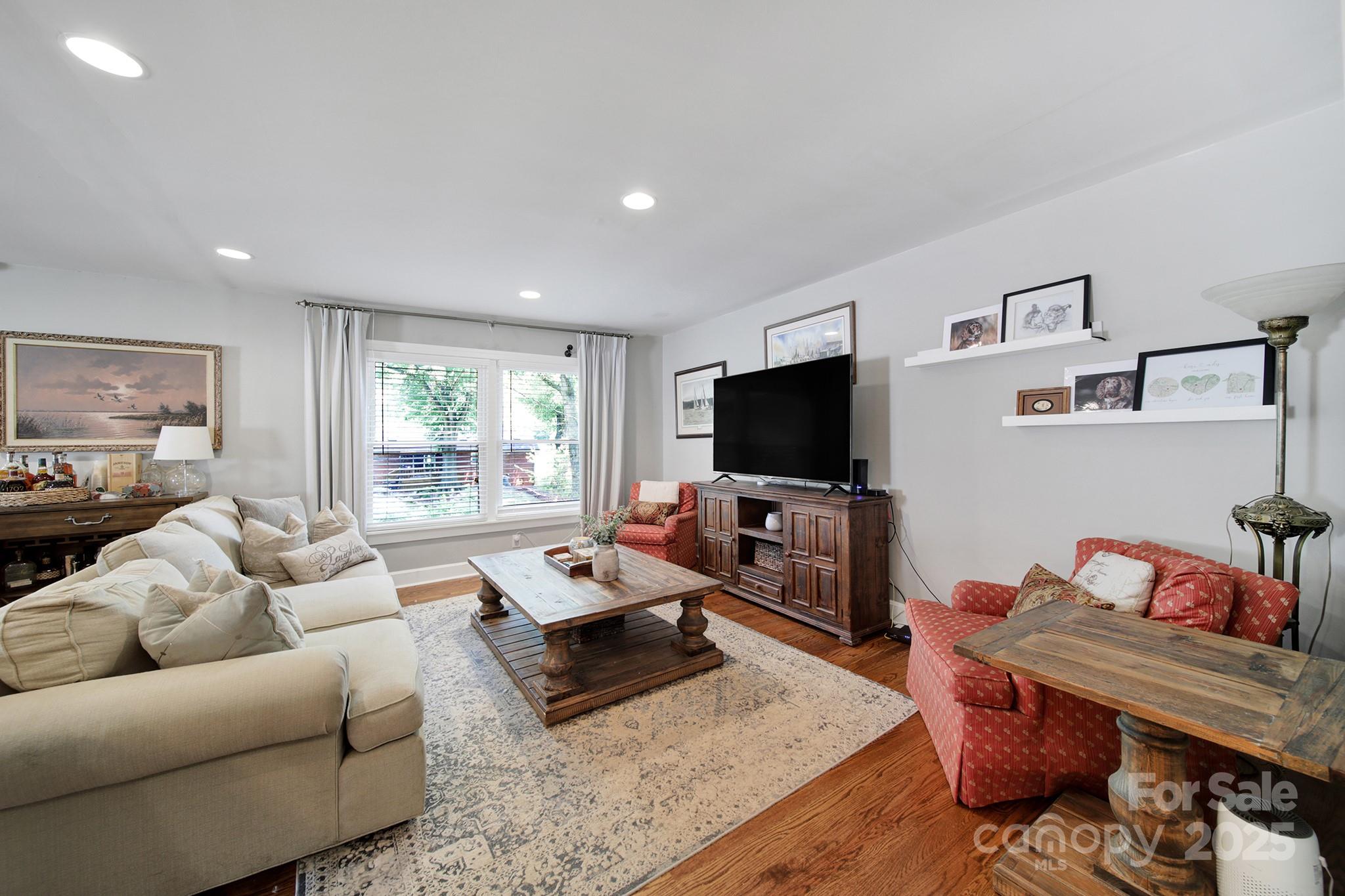 7523 Thorncliff Drive