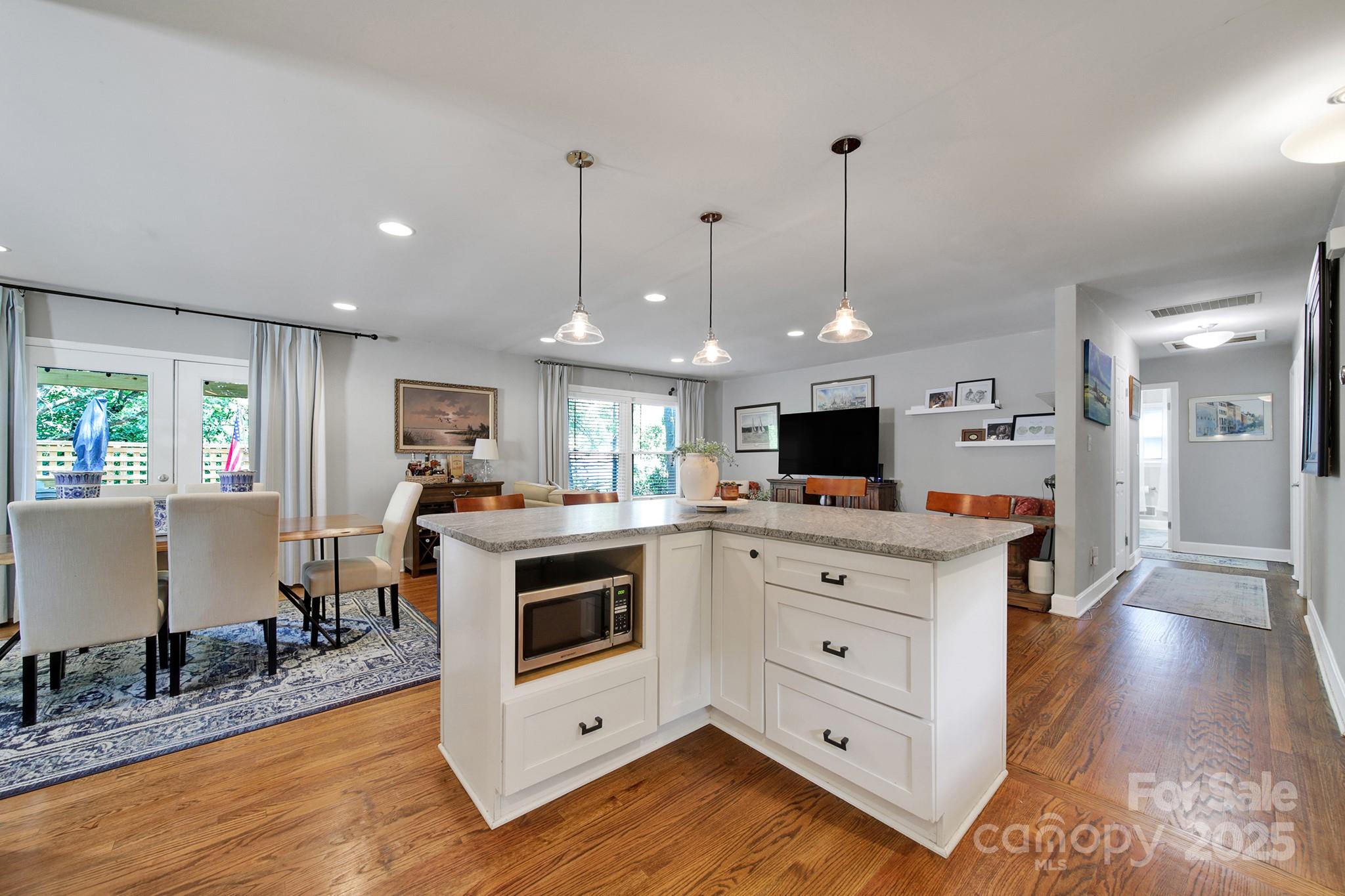 7523 Thorncliff Drive