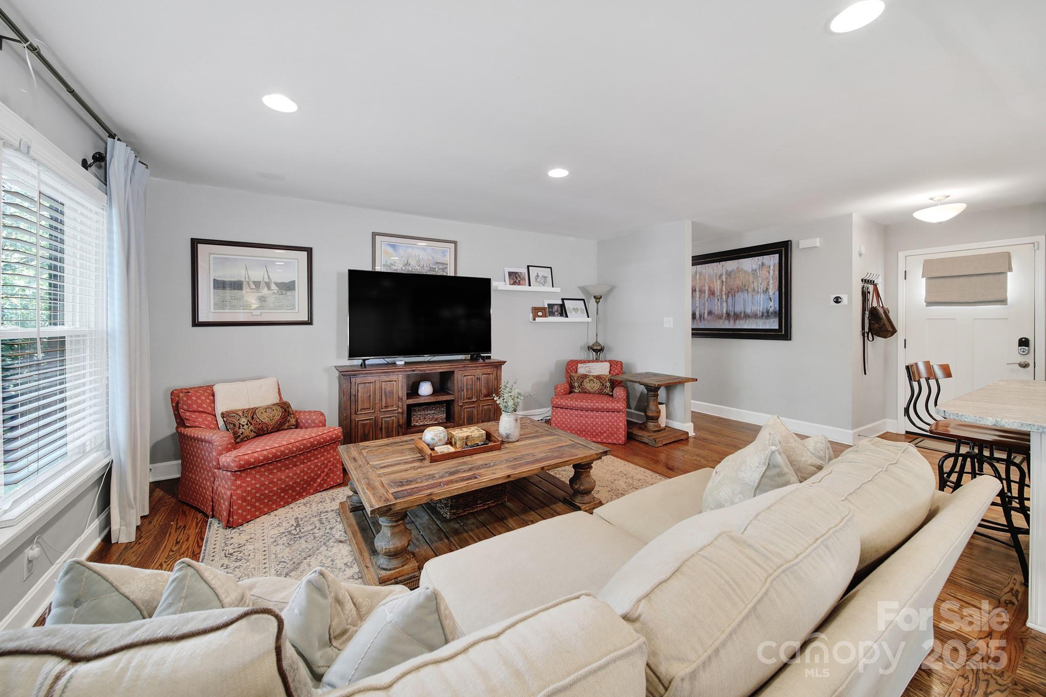 7523 Thorncliff Drive