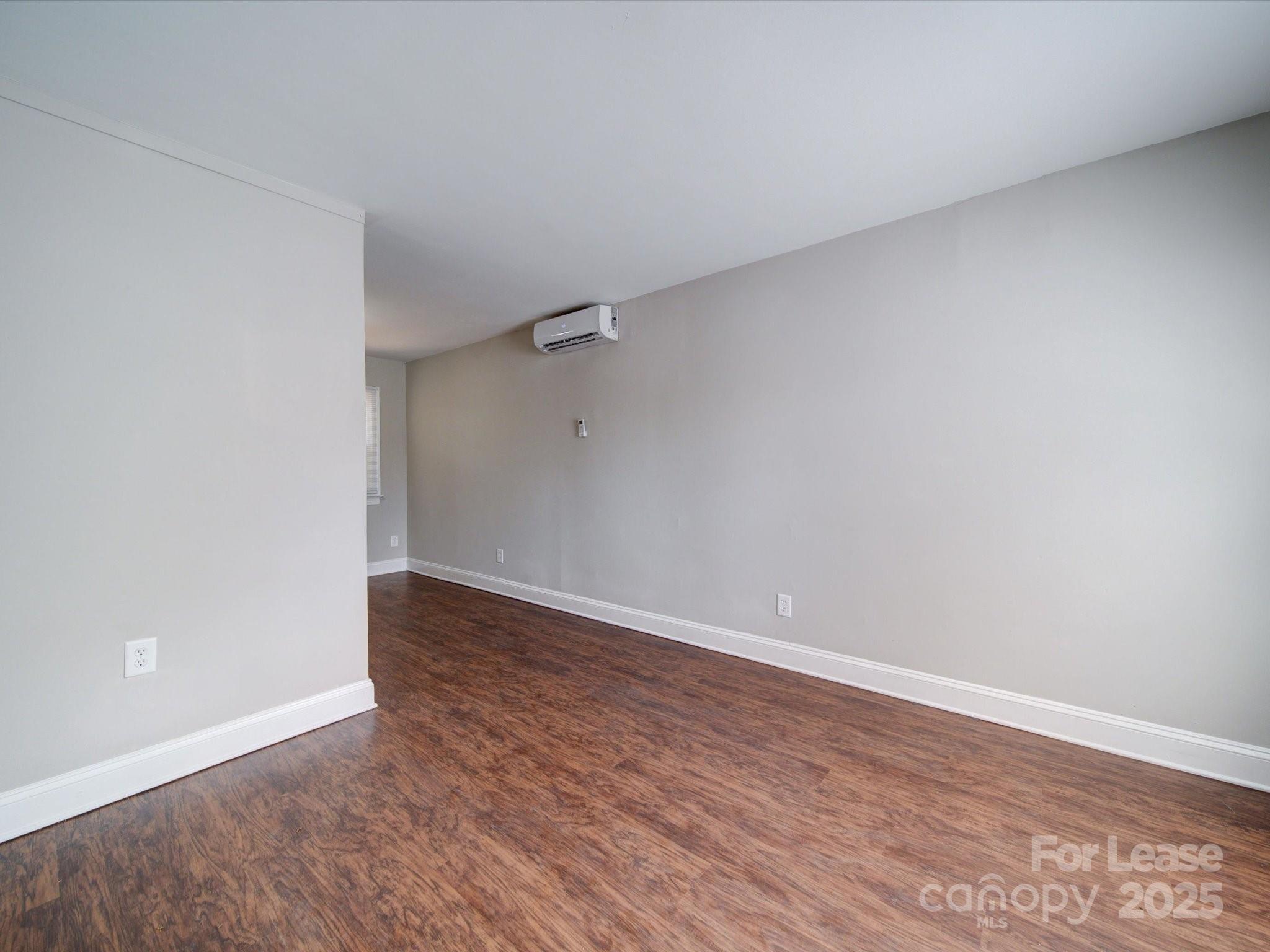 321 S Gardner Avenue 6