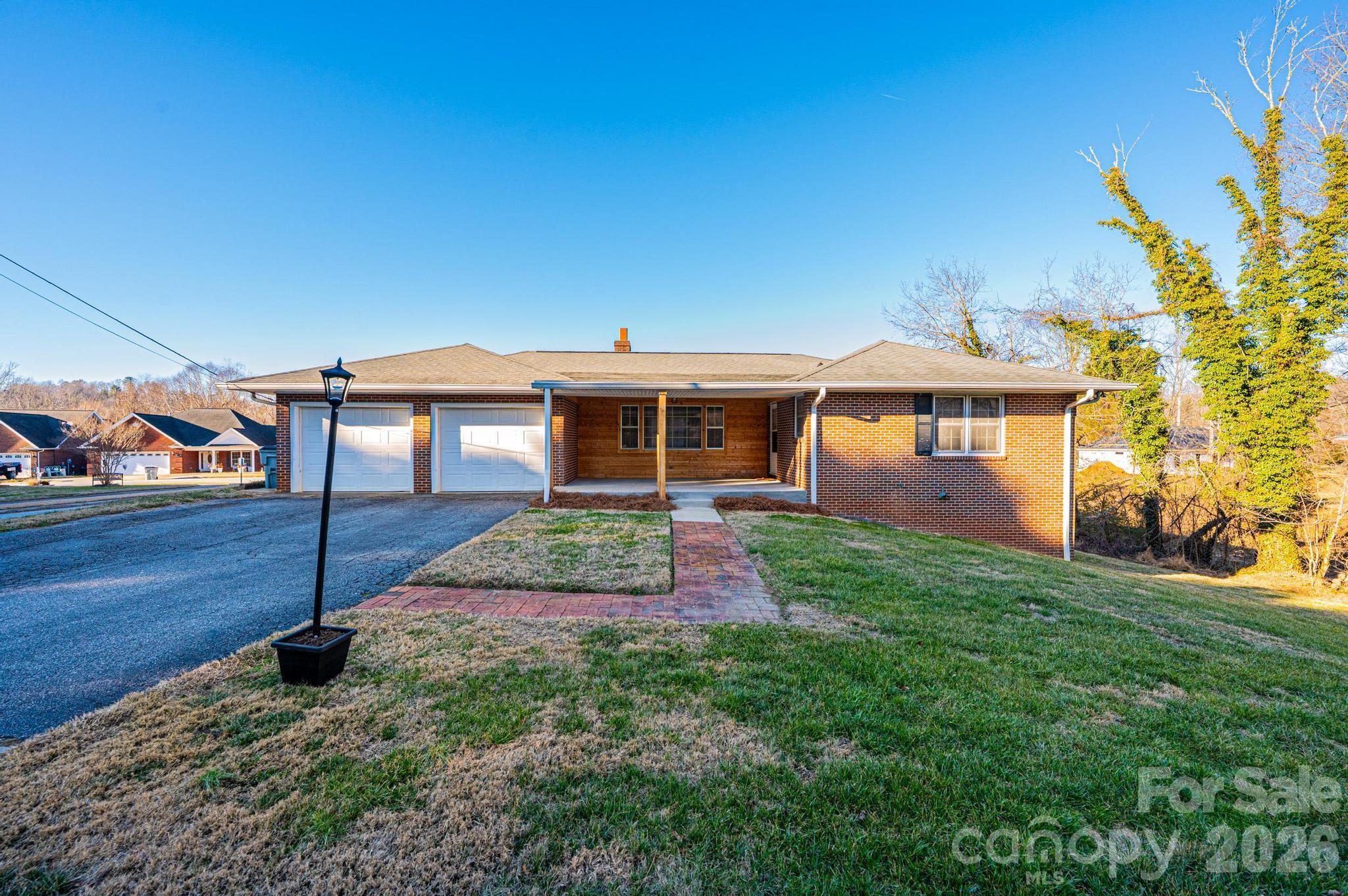 620 Diamondhead Drive NE