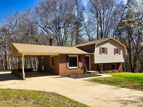 Photo of 323 Mount Bethel Road, Harmony, NC 28634 (MLS # 4357269)