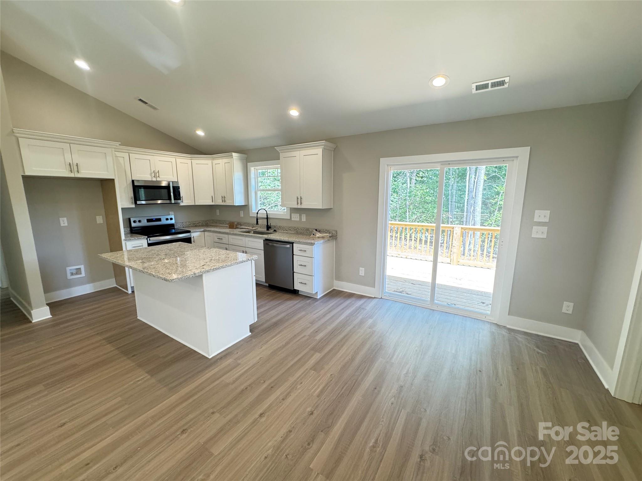 409 Scarlett Oak Court NE
