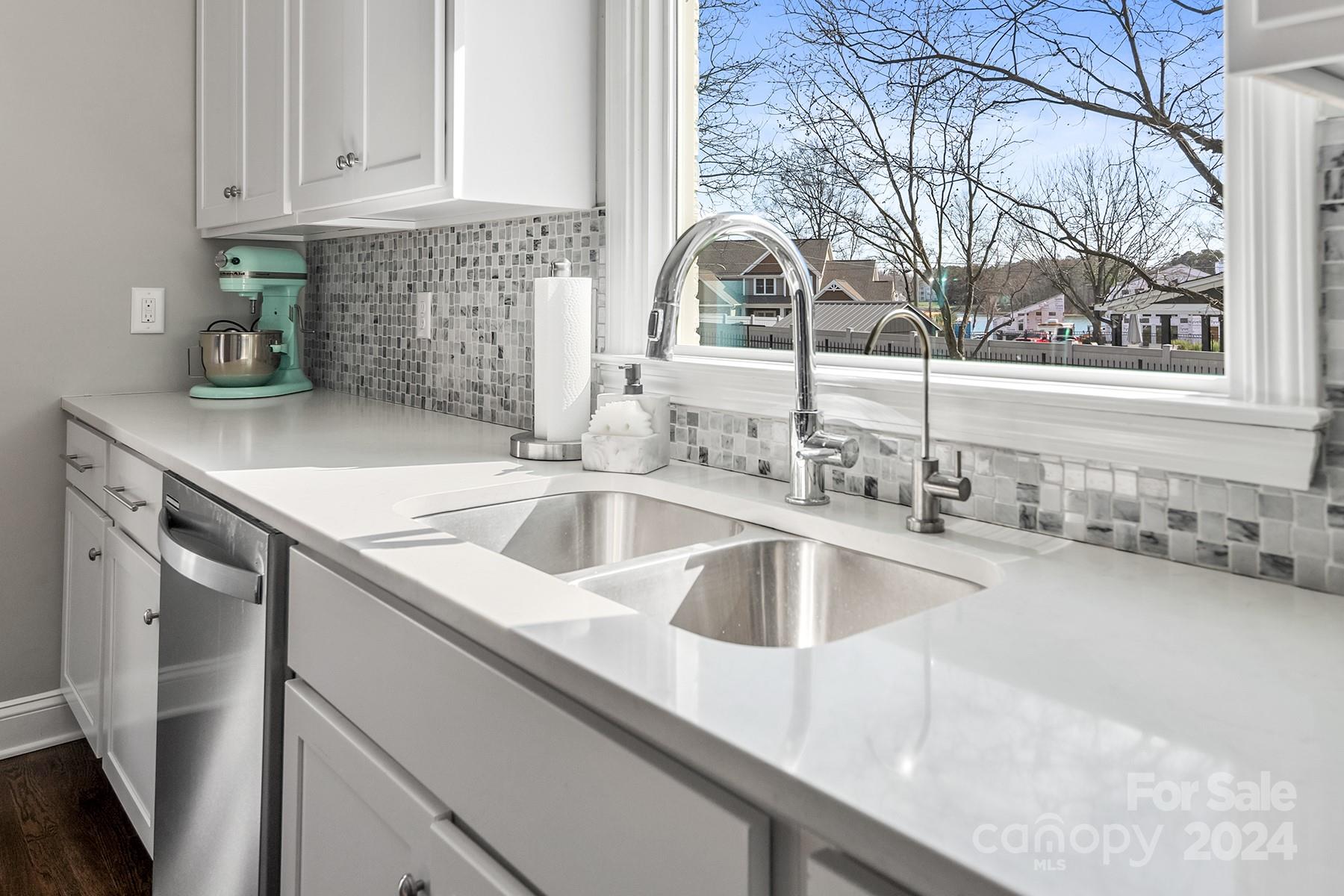 Point Largo - Residential