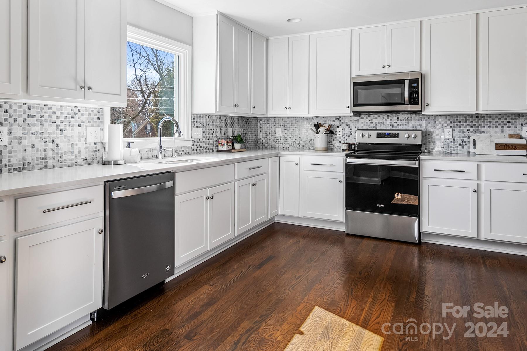 Point Largo - Residential