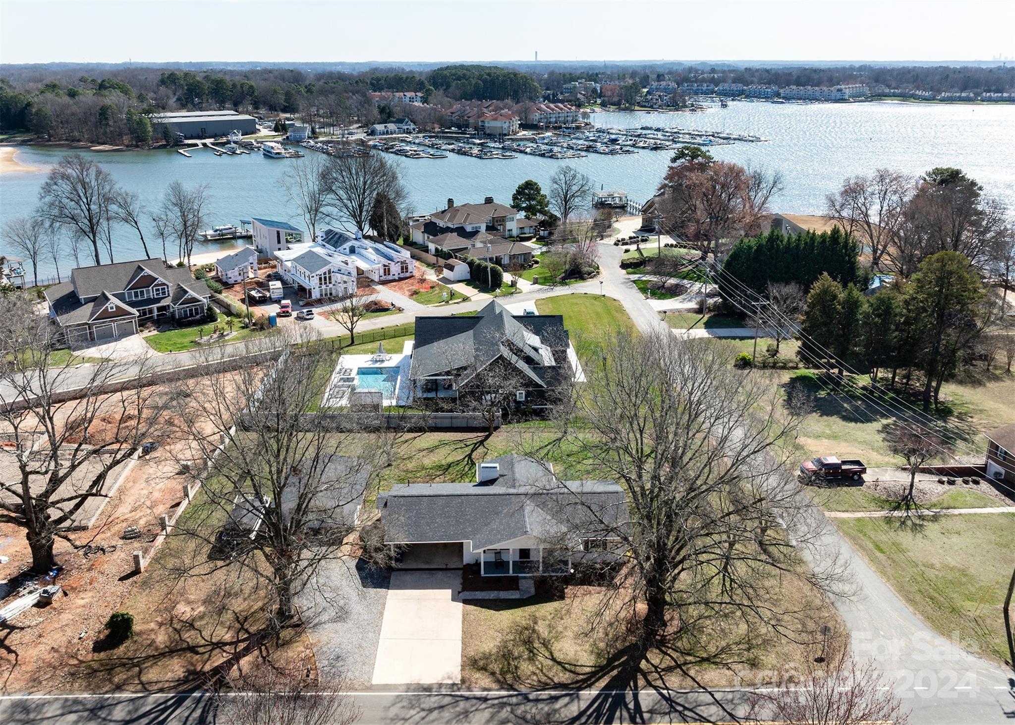 Point Largo - Residential