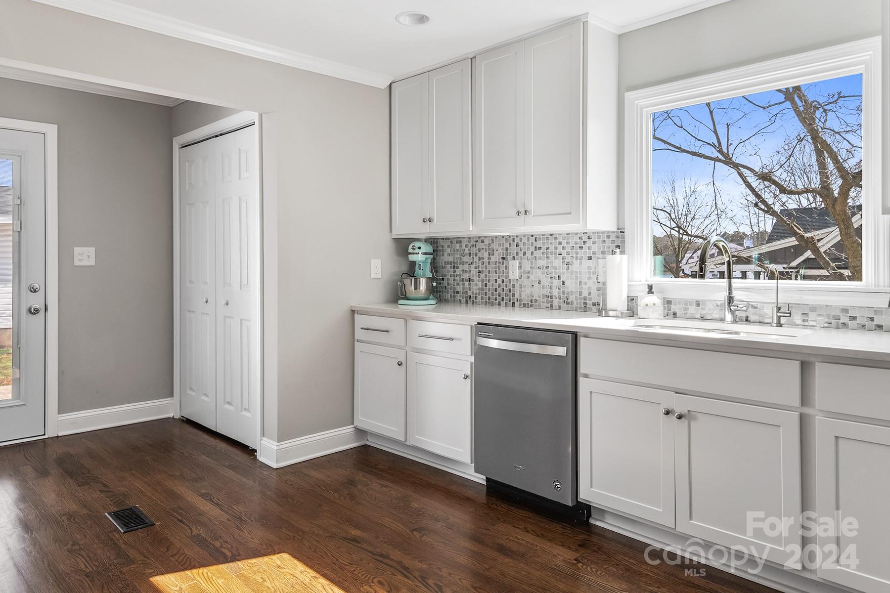 Point Largo - Residential