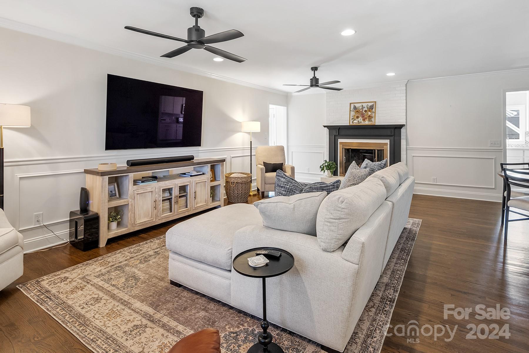 Point Largo - Residential