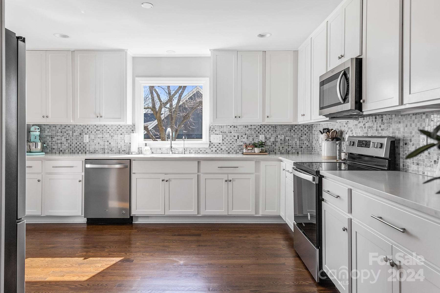 Point Largo - Residential