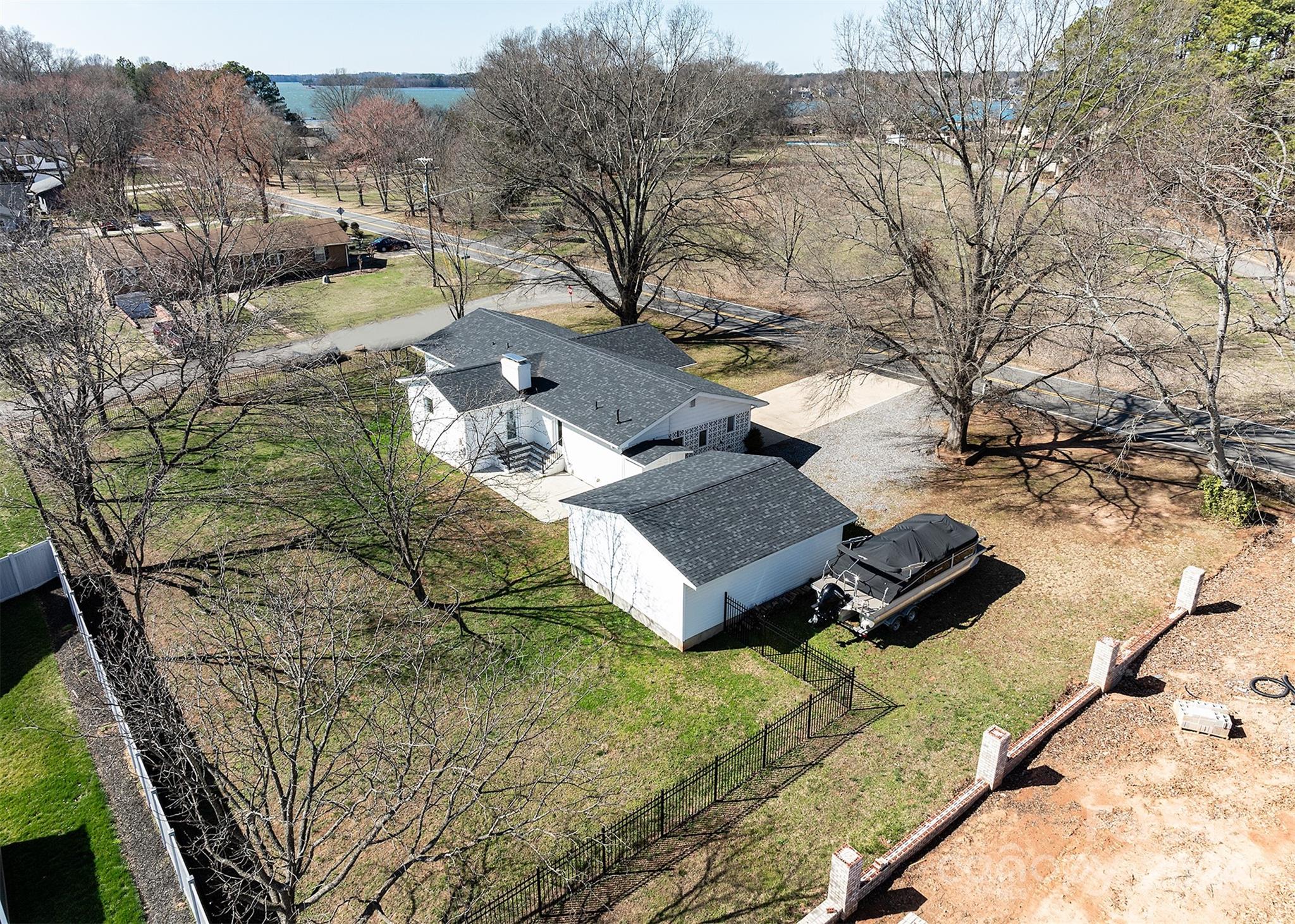 Point Largo - Residential