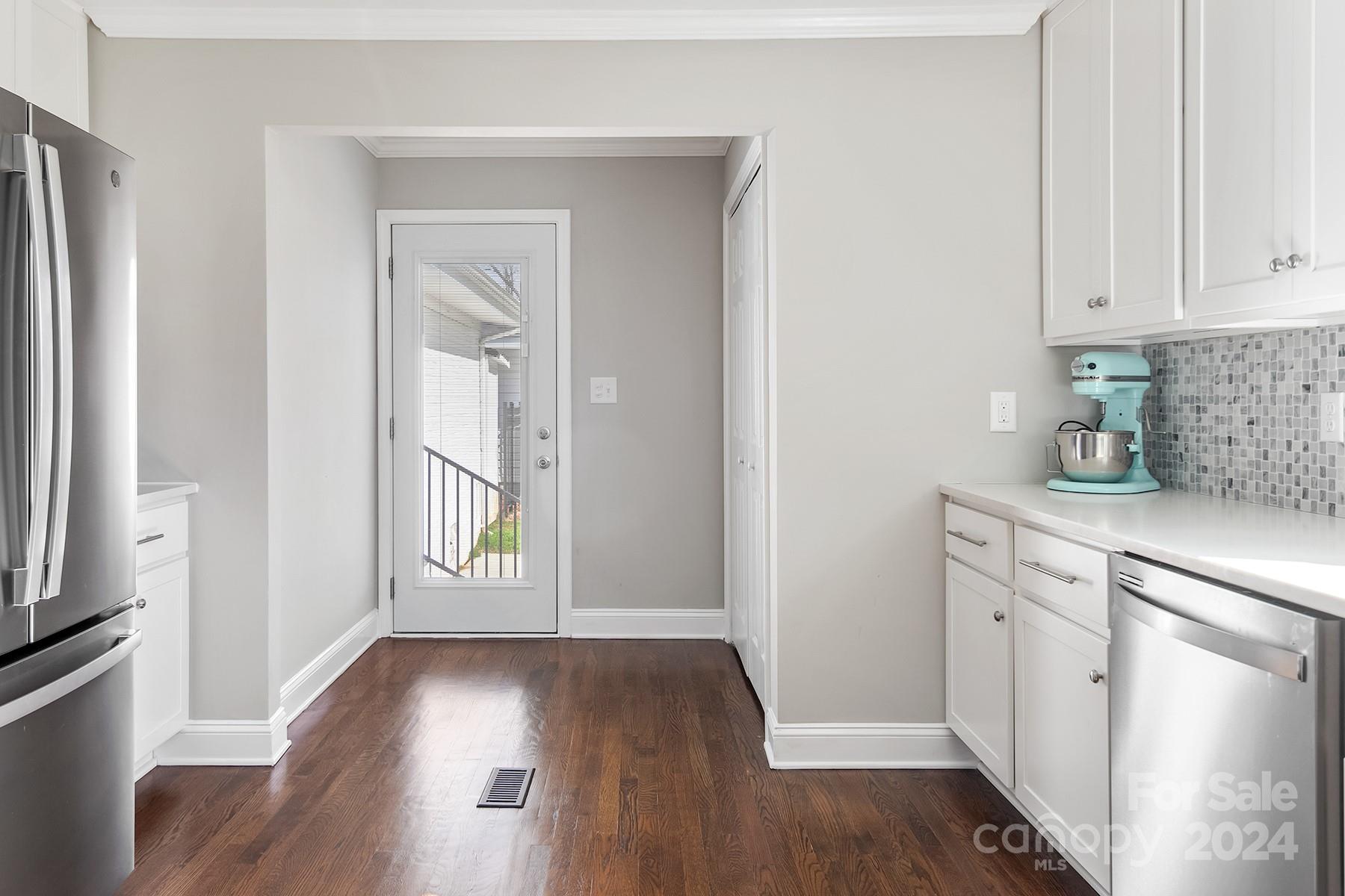 Point Largo - Residential