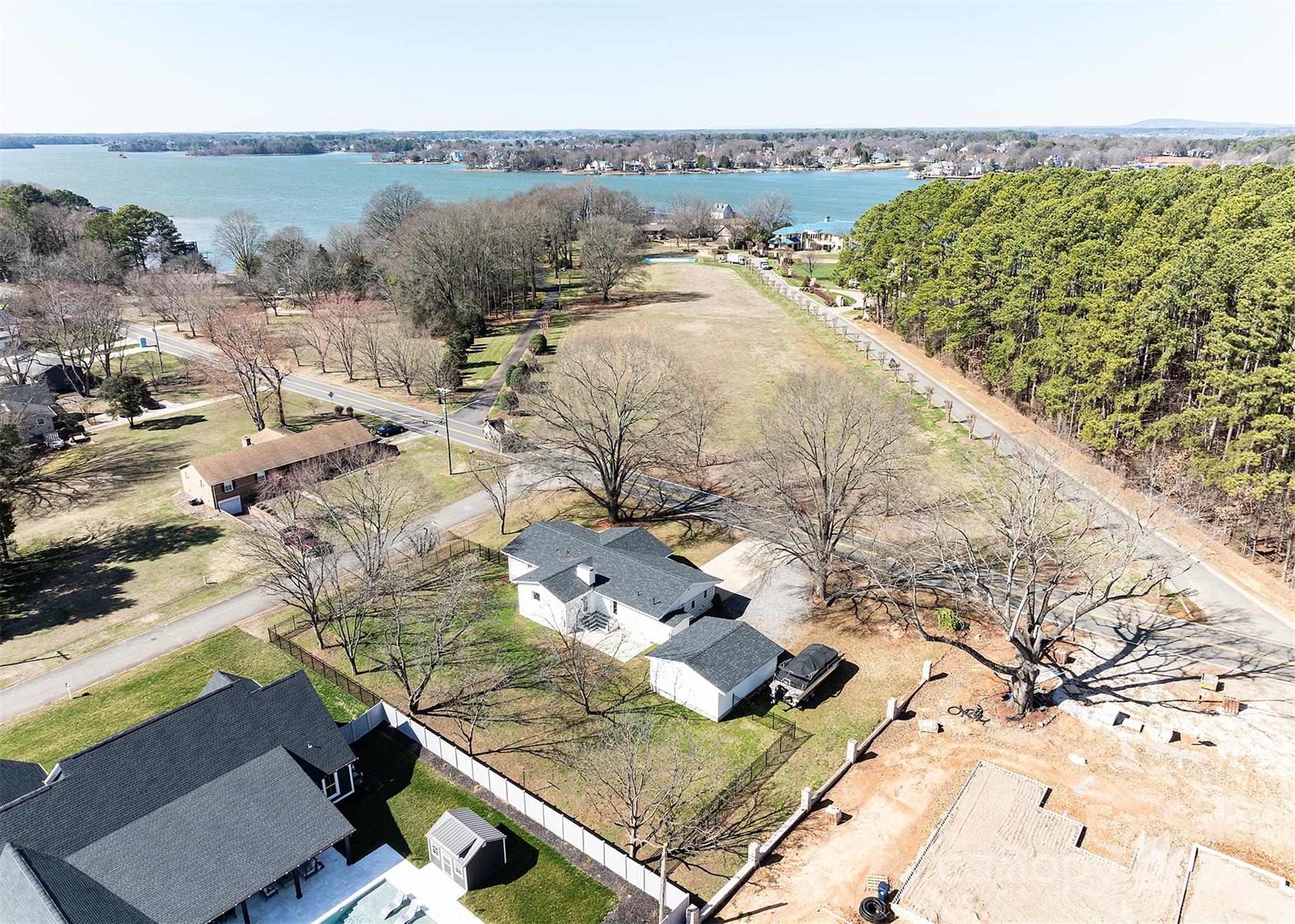 Point Largo - Residential