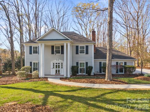Photo of 9424 Whitethorn Drive, Charlotte, NC 28277 (MLS # 4357785)